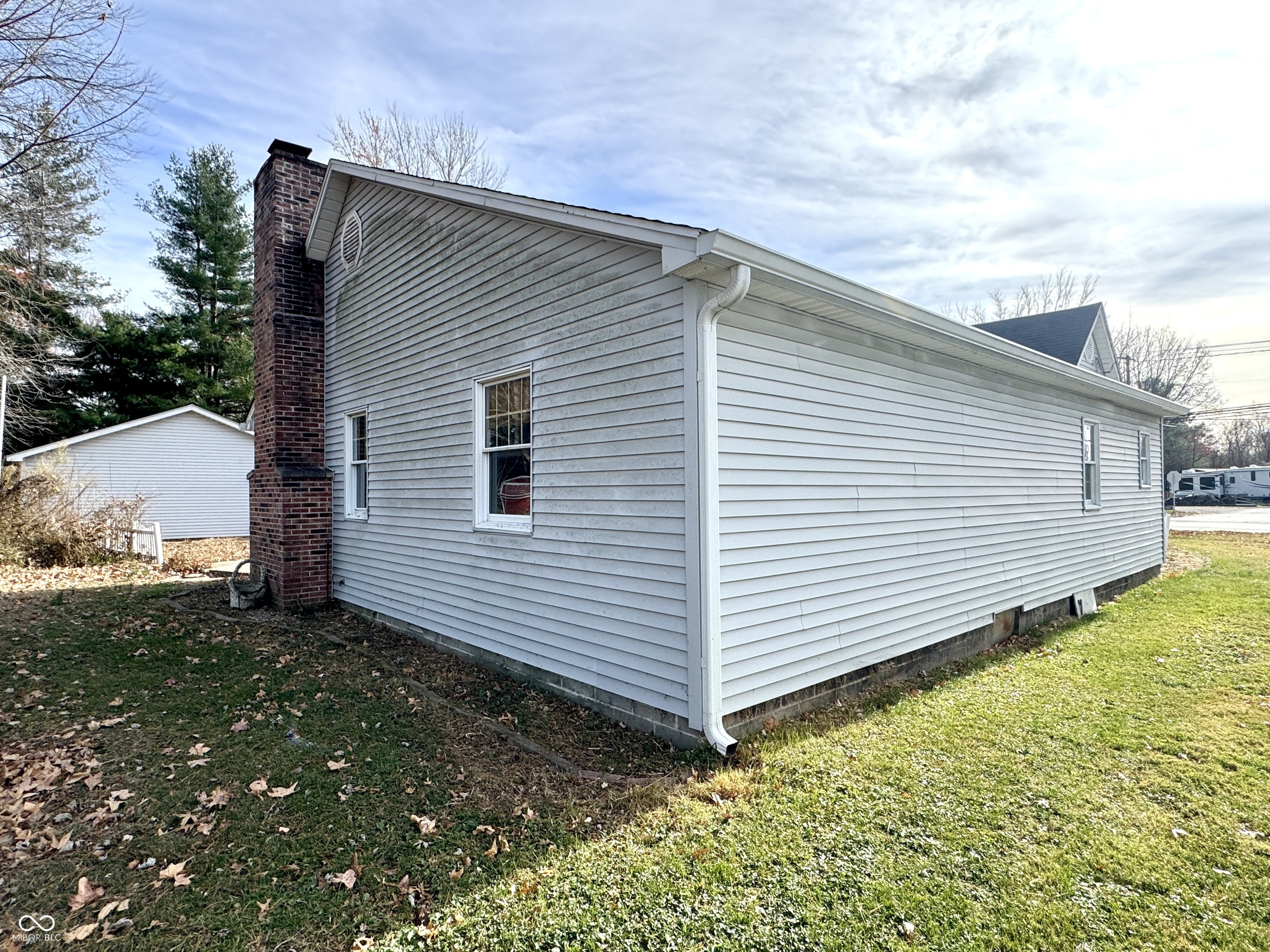 1109 E Us Highway 40
