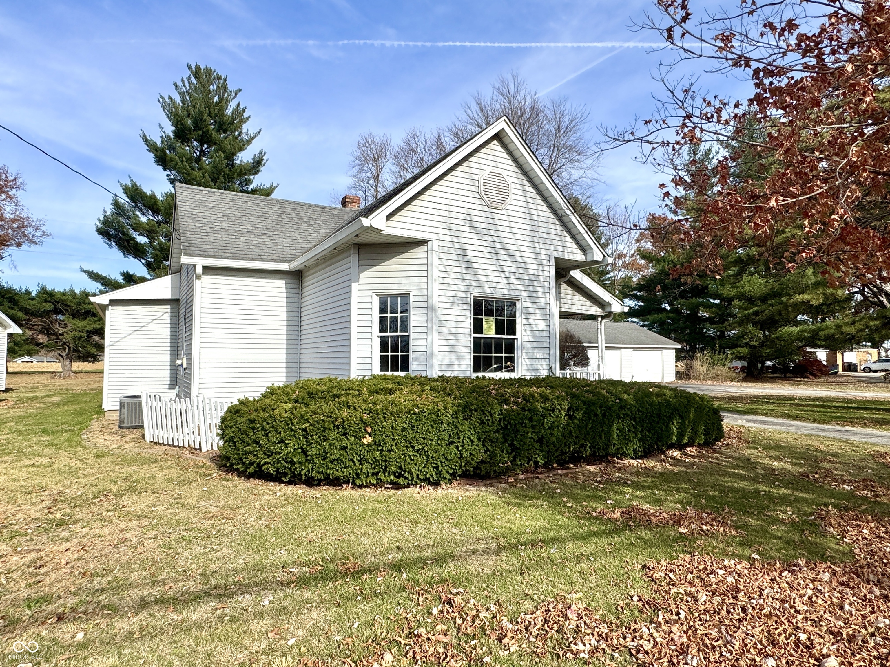 1109 E Us Highway 40