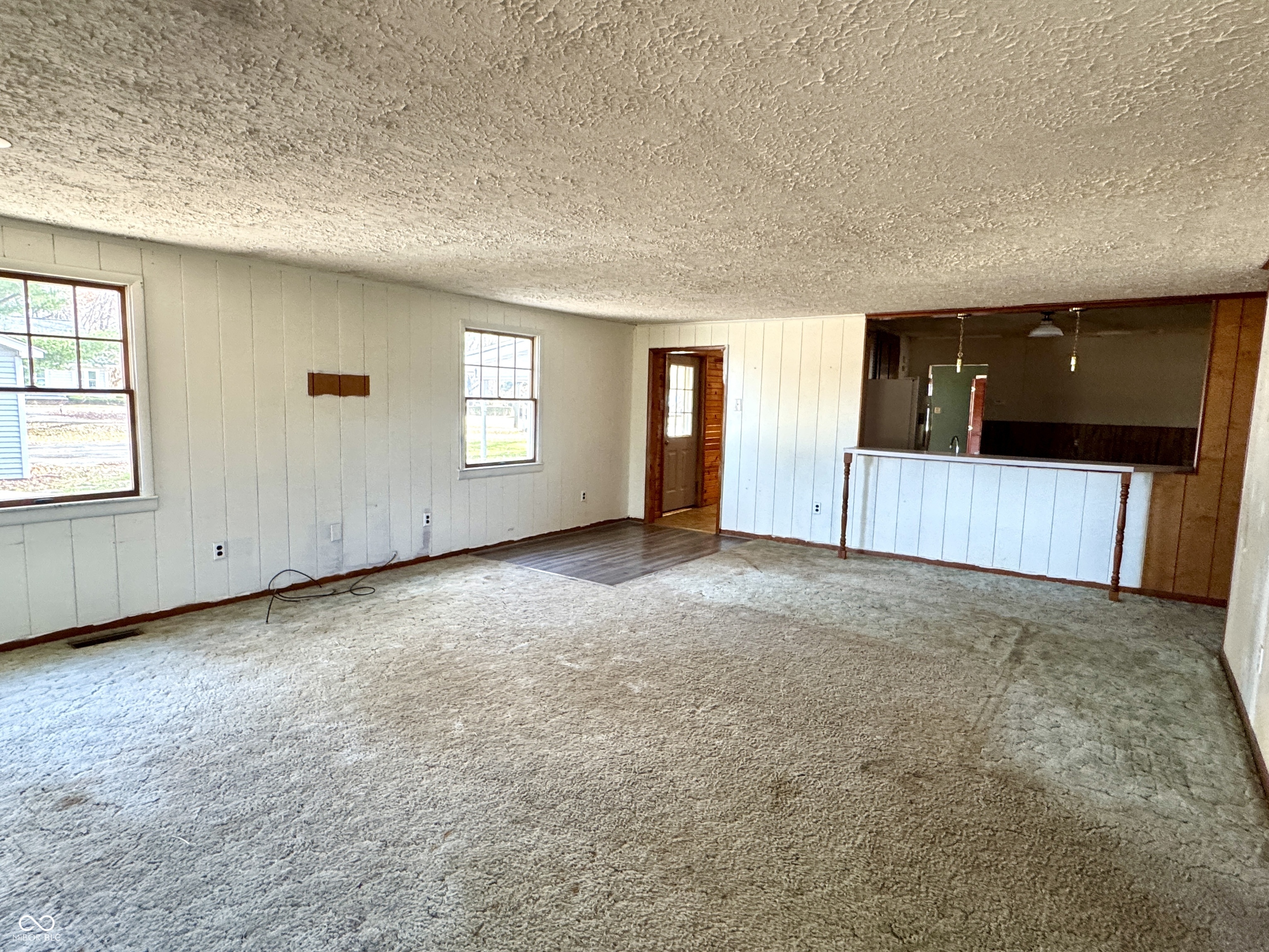 1109 E Us Highway 40
