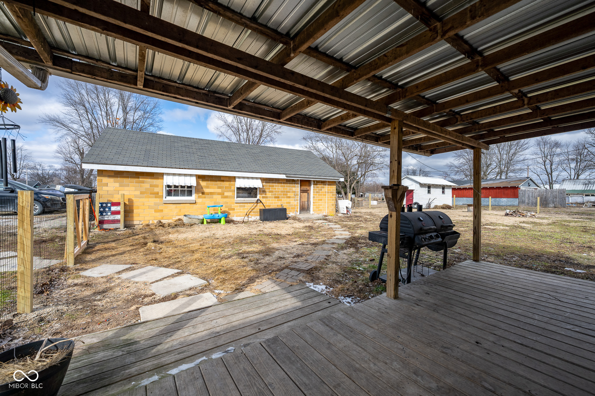 87 E N 1st Street