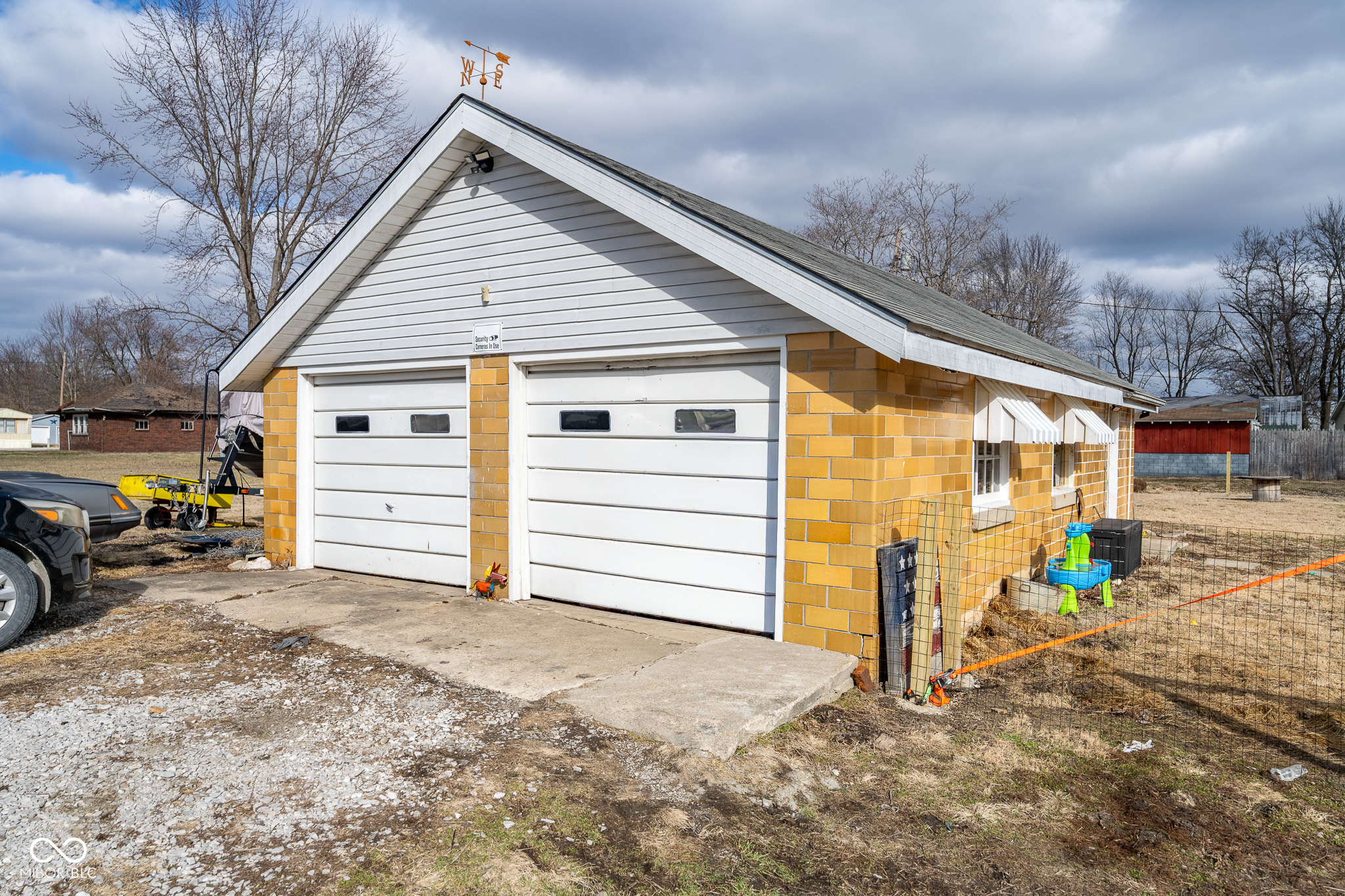 87 E N 1st Street