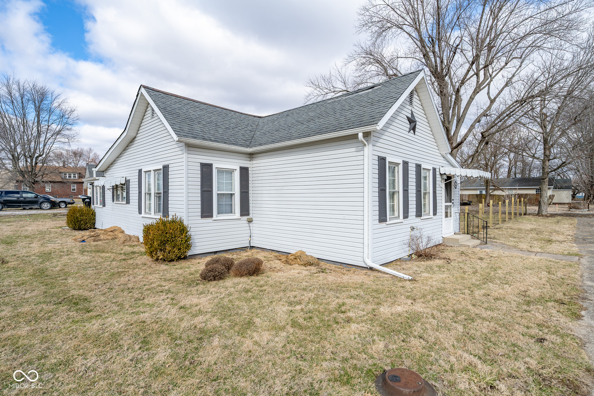87 E N 1st Street