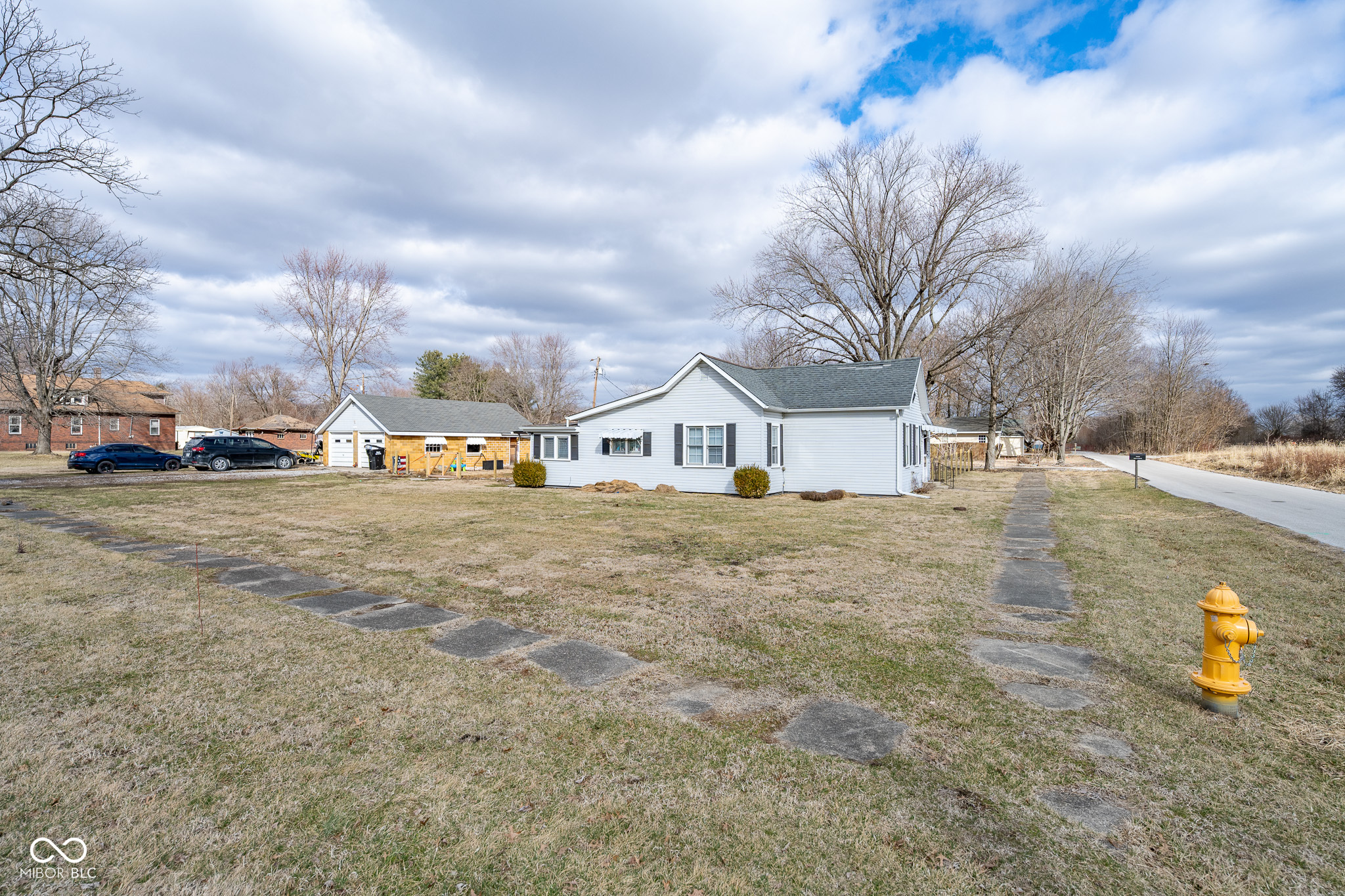 87 E N 1st Street