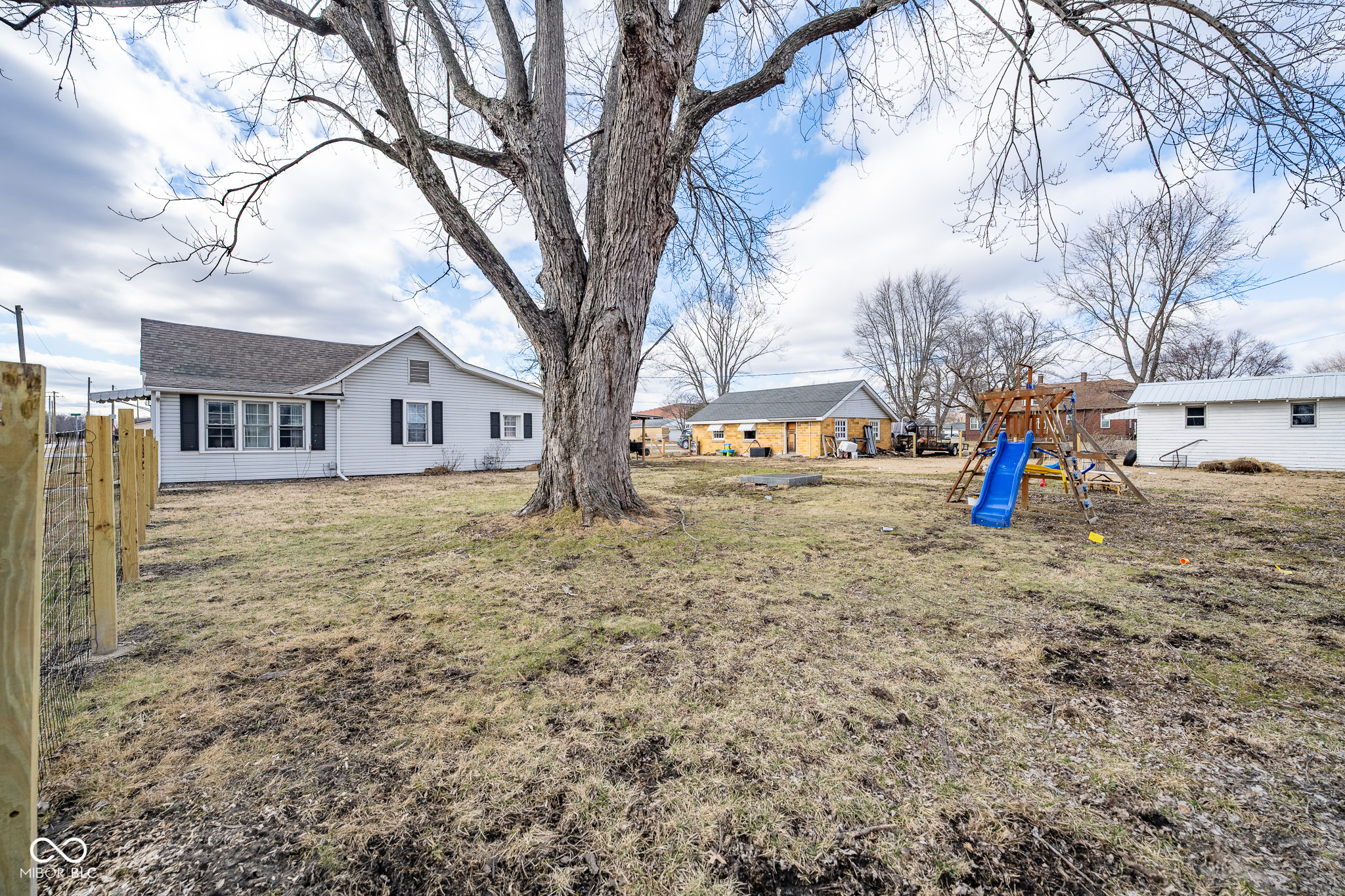 87 E N 1st Street