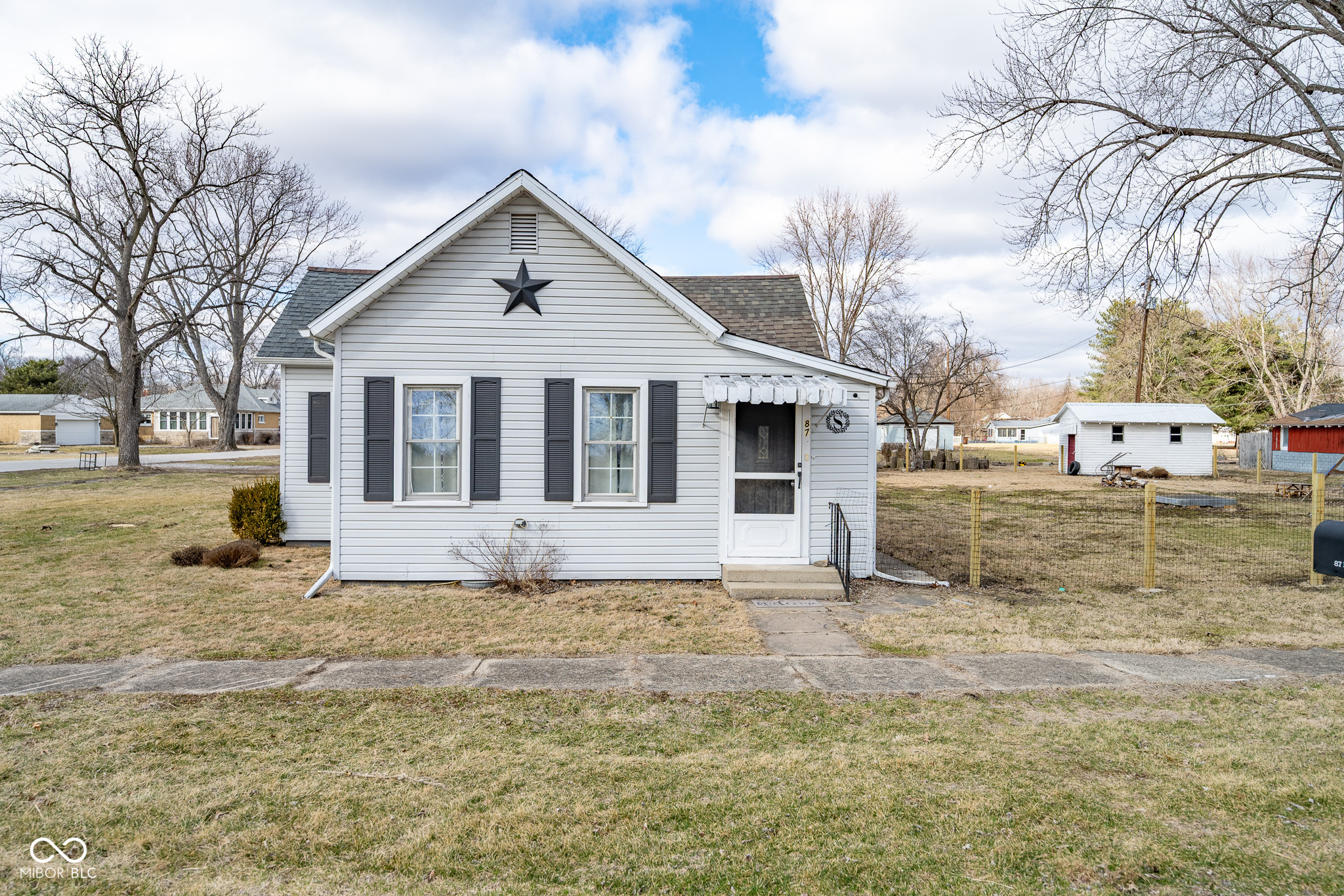 87 E N 1st Street