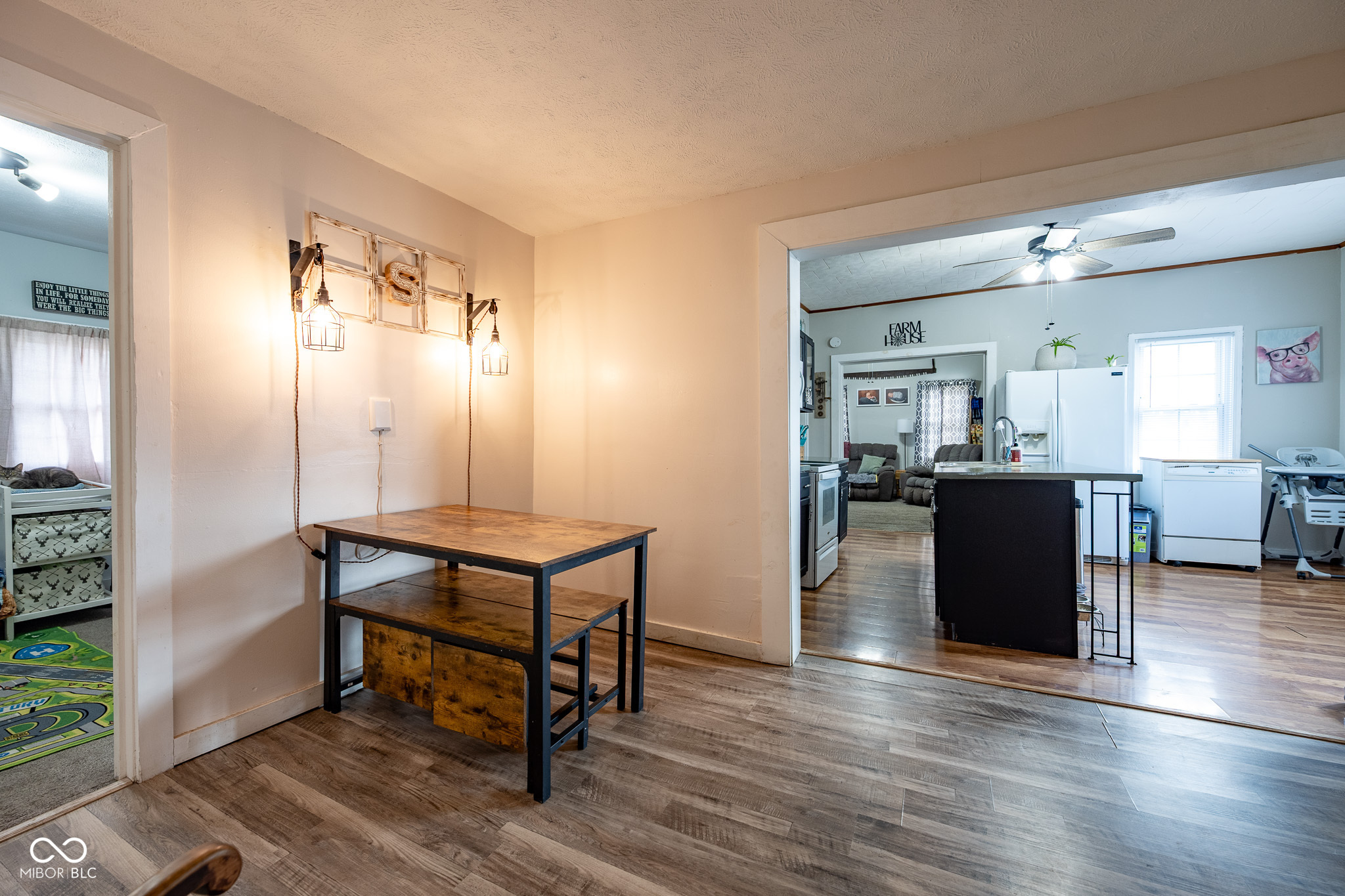 87 E N 1st Street