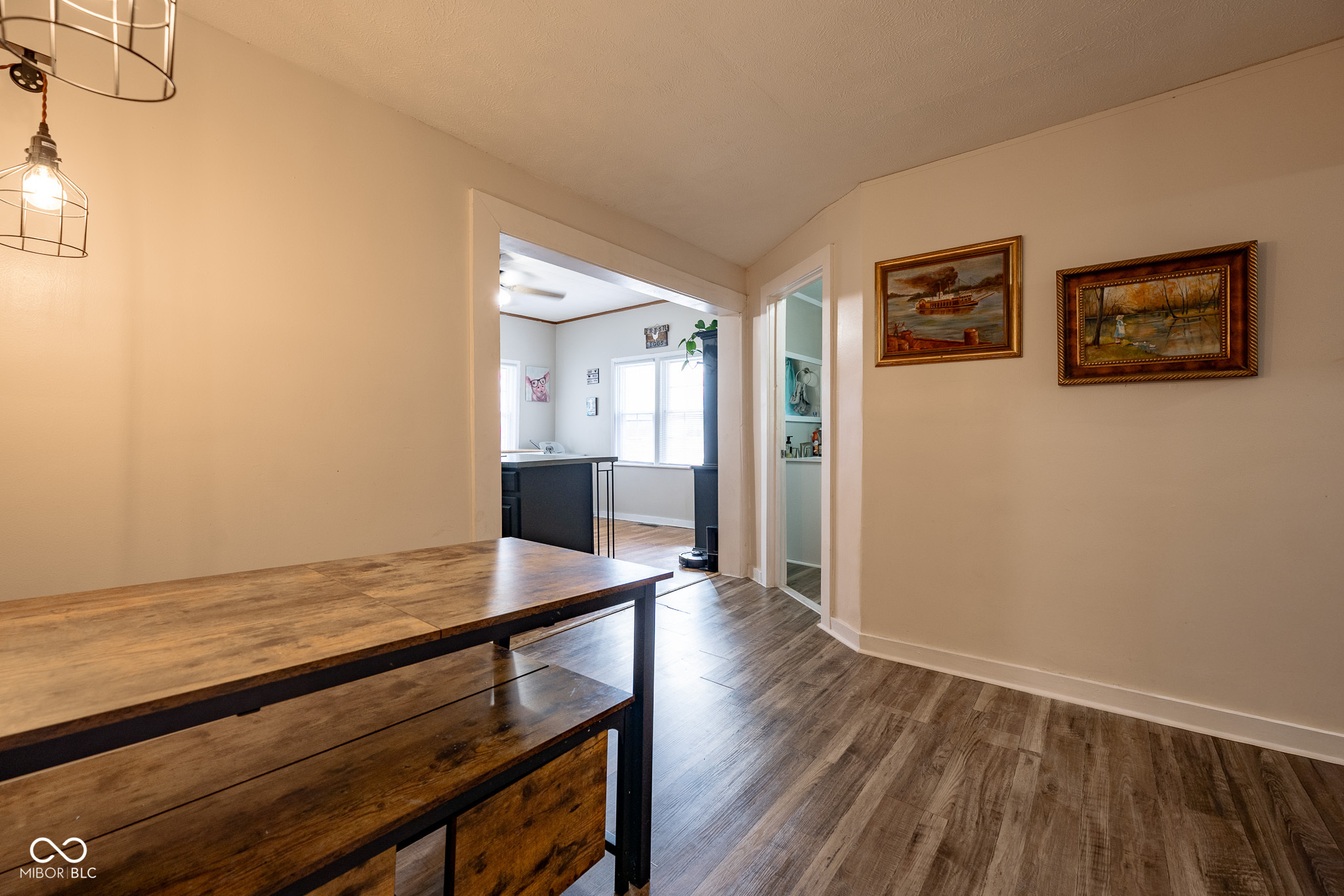 87 E N 1st Street