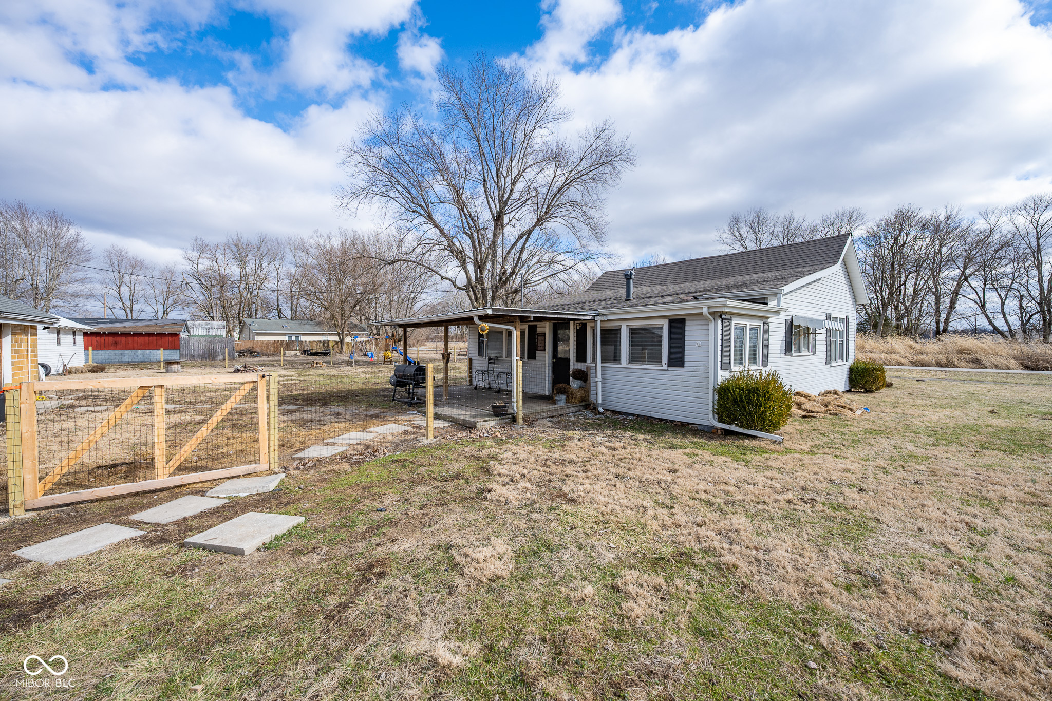 87 E N 1st Street