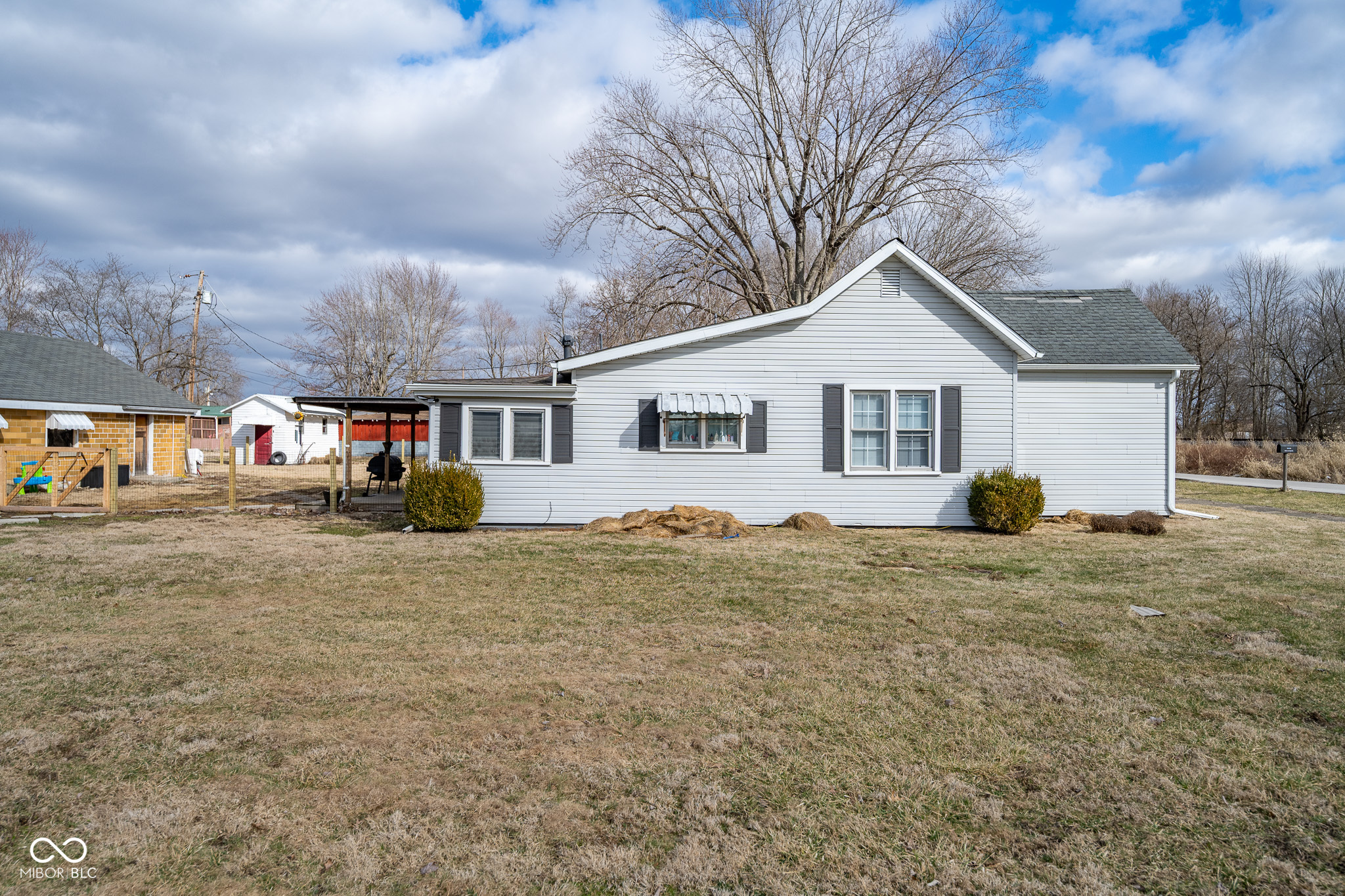 87 E N 1st Street
