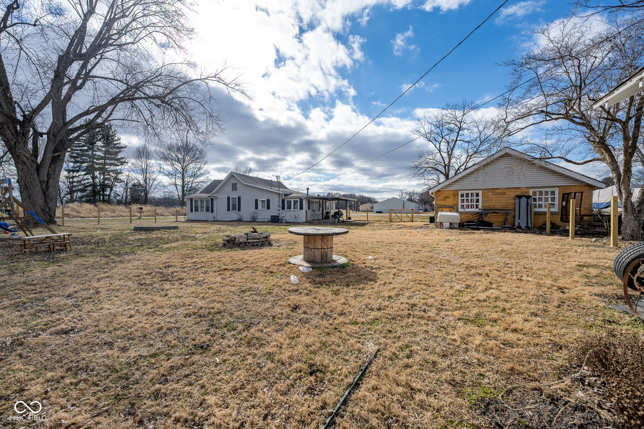 87 E N 1st Street