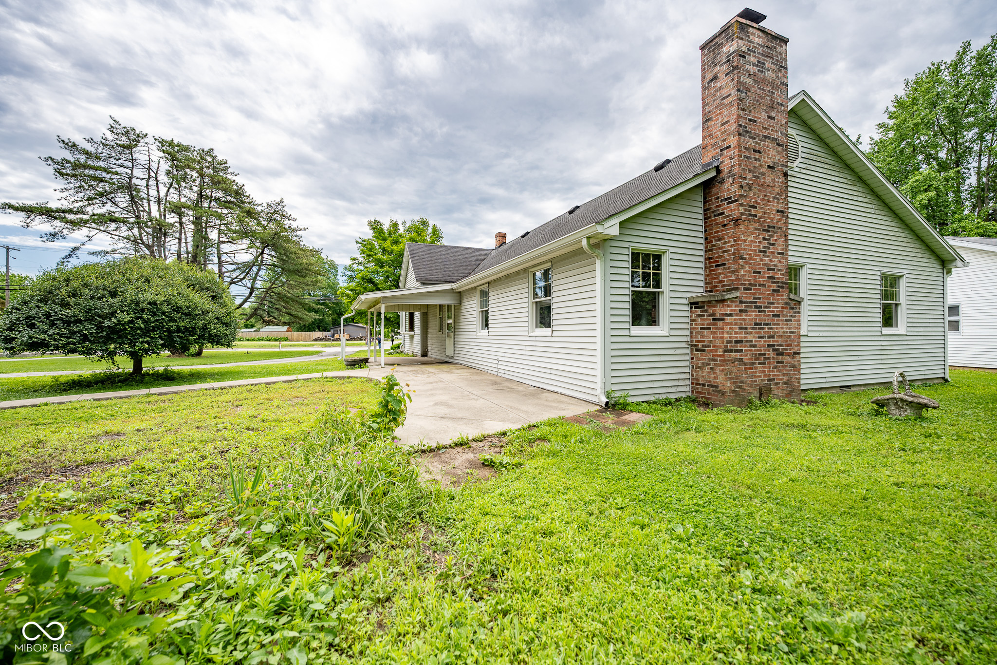 1109 E Us Hwy 40