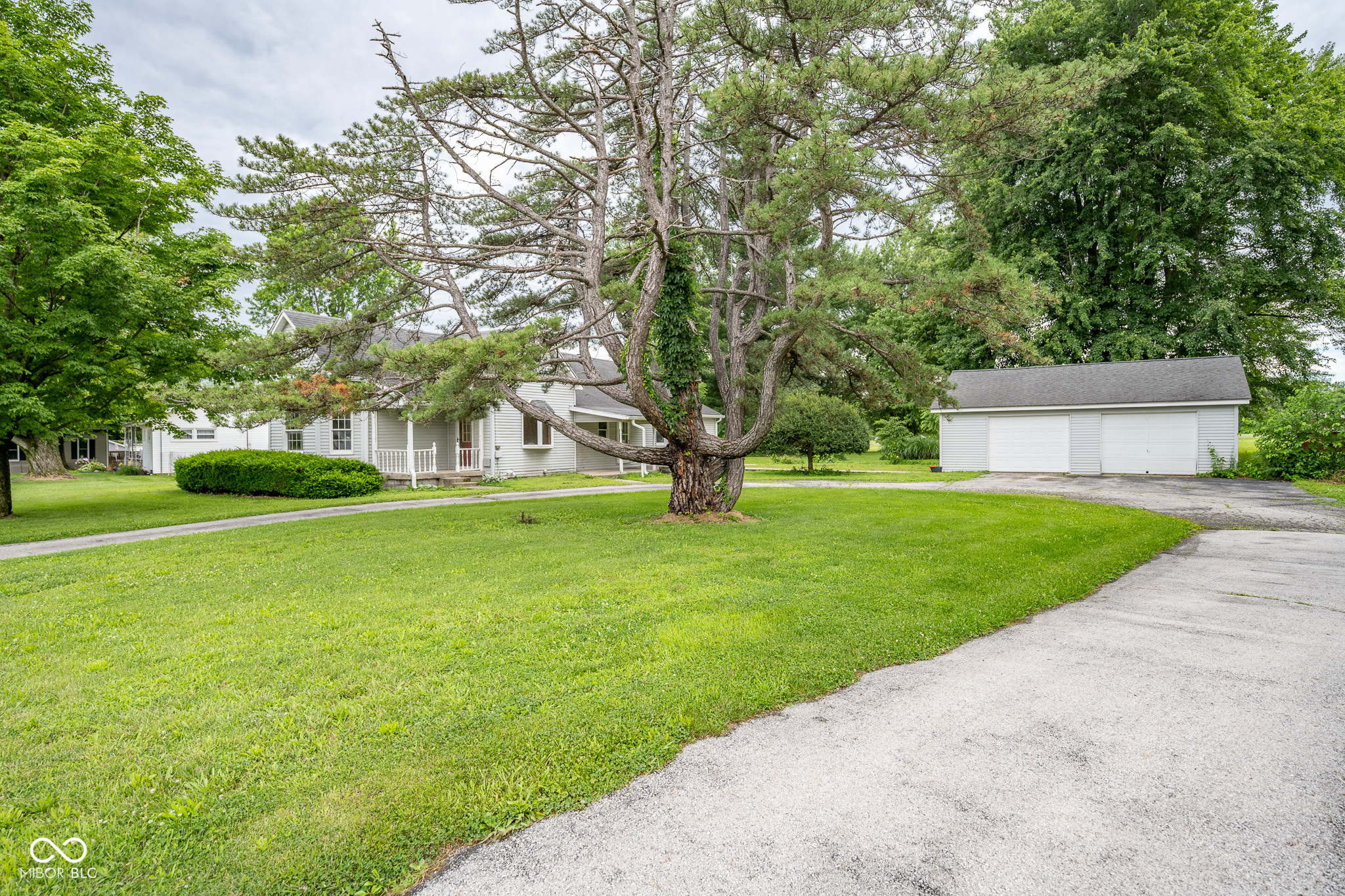 1109 E Us Hwy 40