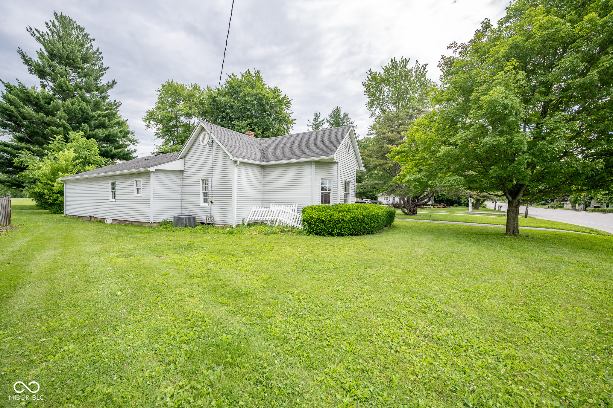 1109 E Us Hwy 40