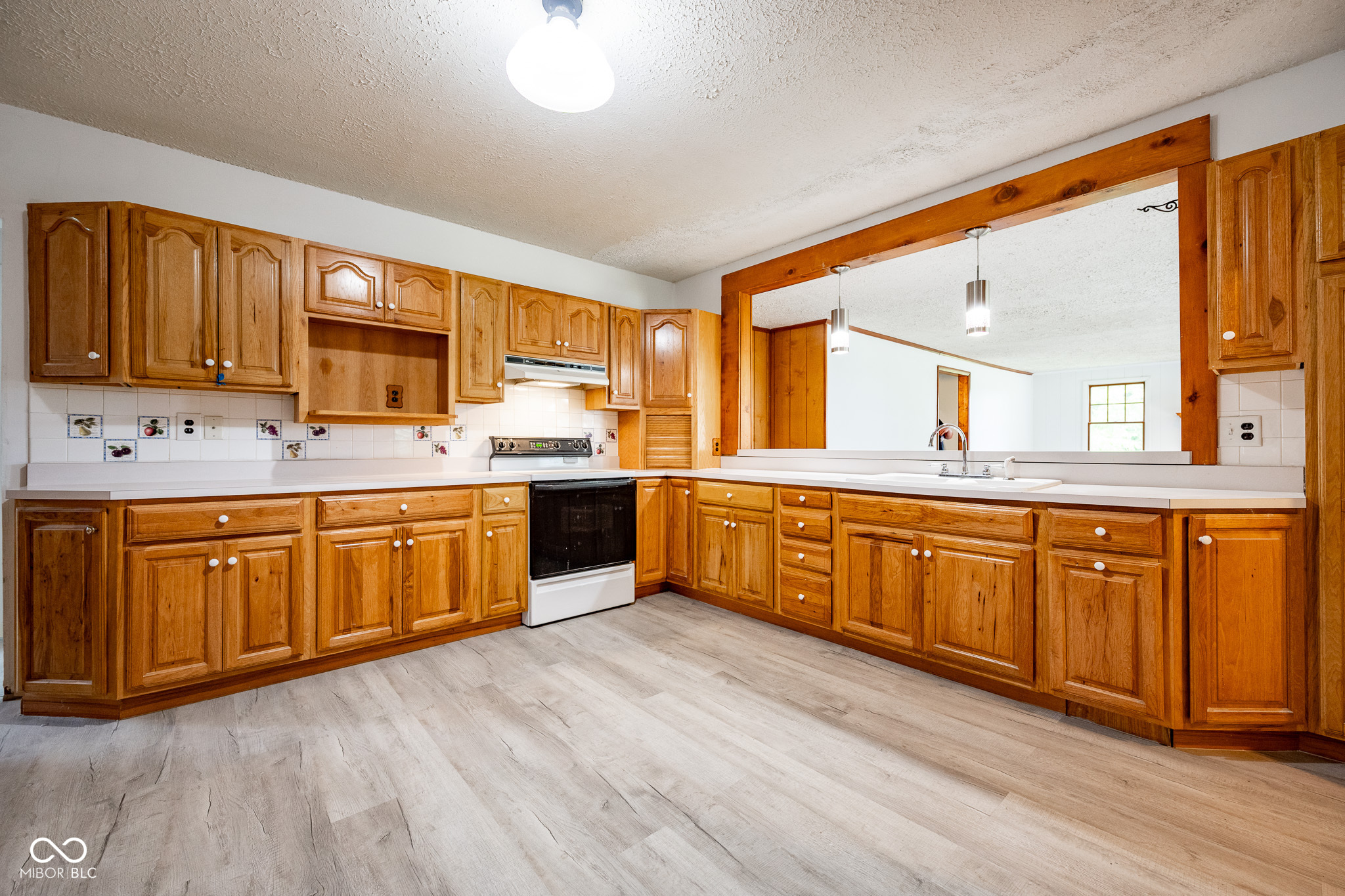 1109 E Us Hwy 40