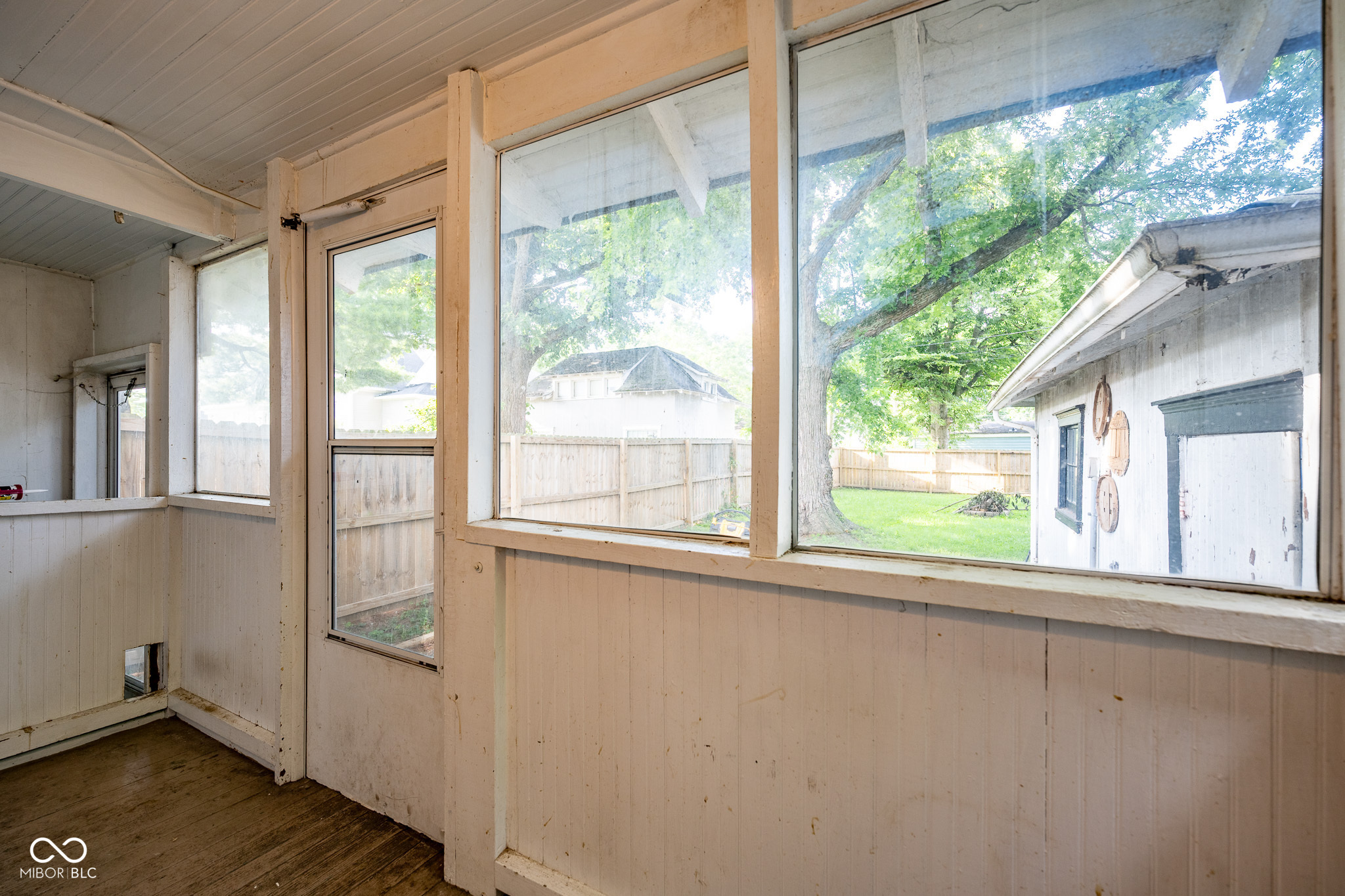 211 Howard