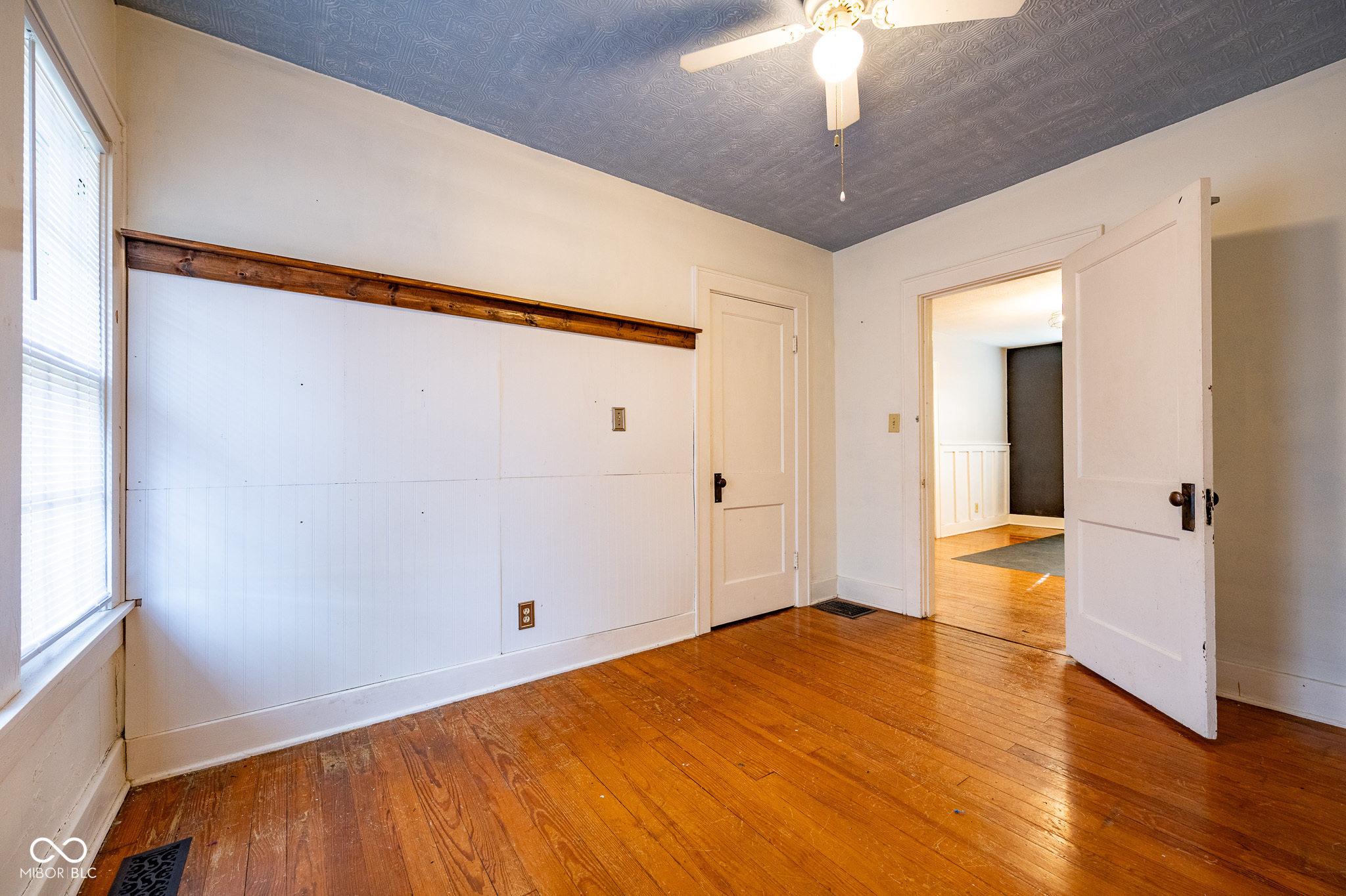 211 Howard
