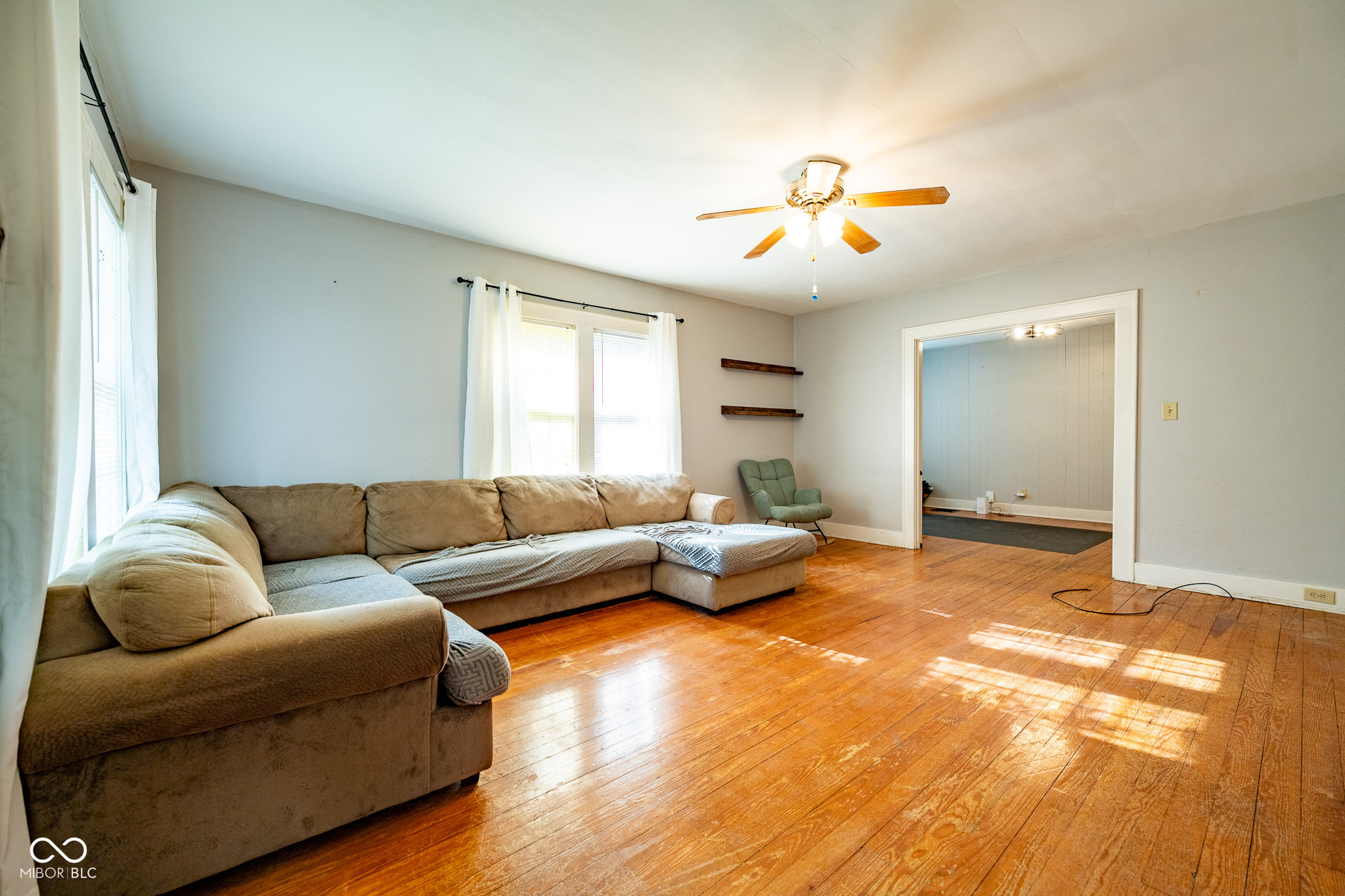 211 Howard