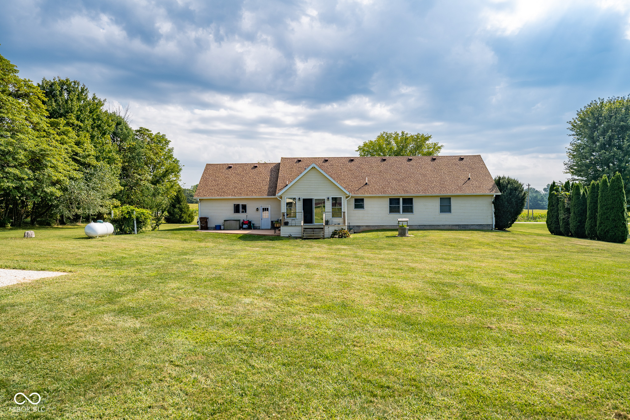1195 E County Road 1000 S