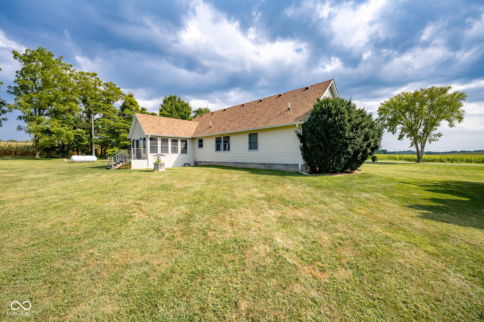 1195 E County Road 1000 S