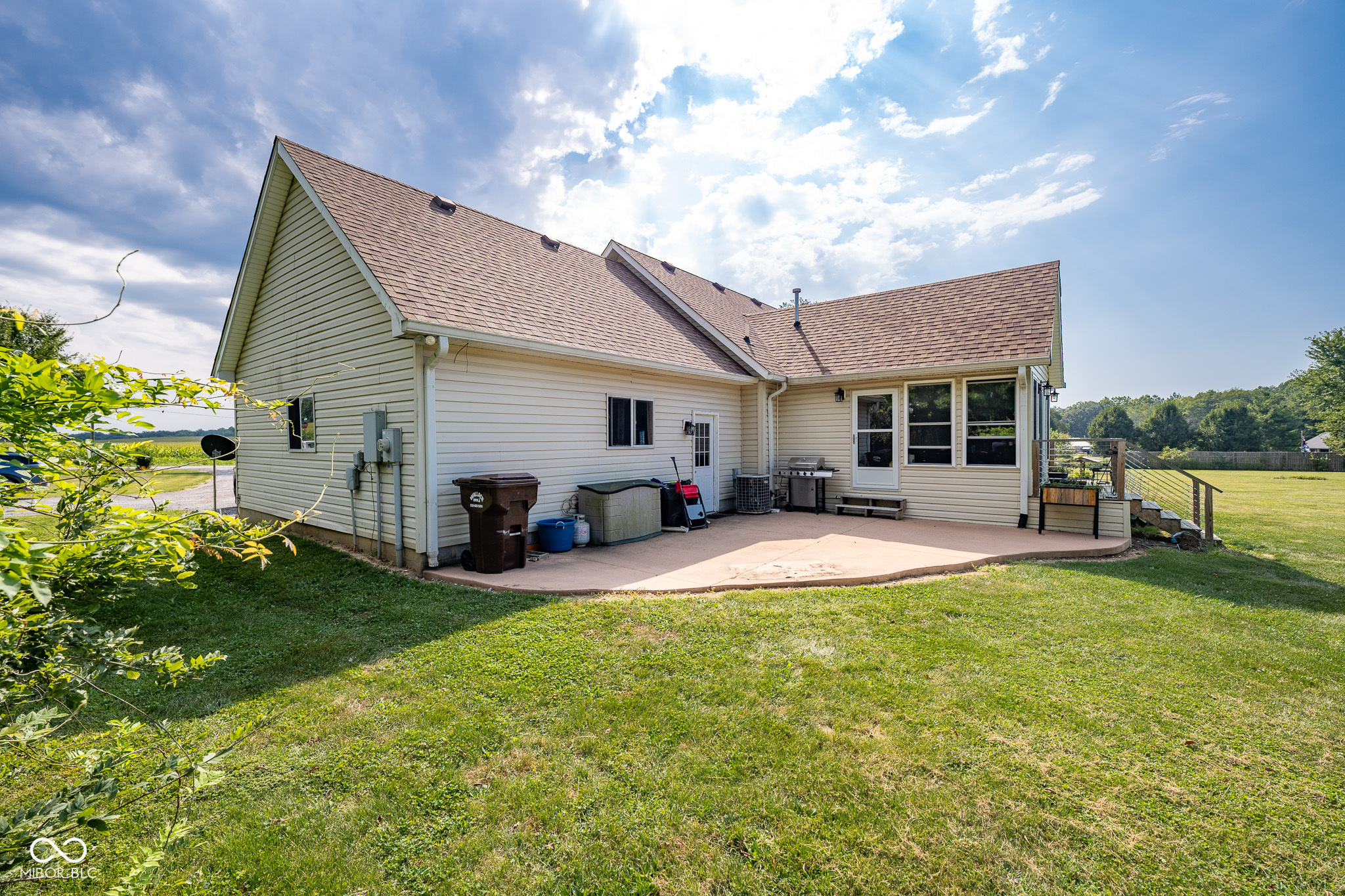 1195 E County Road 1000 S