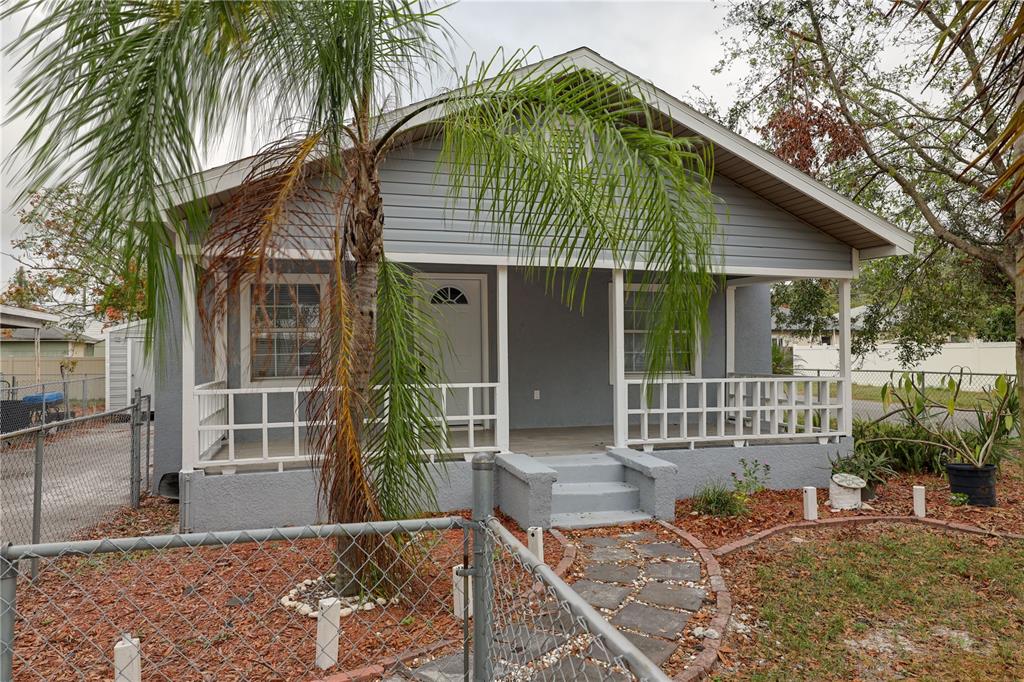 1110 NE 4TH ST