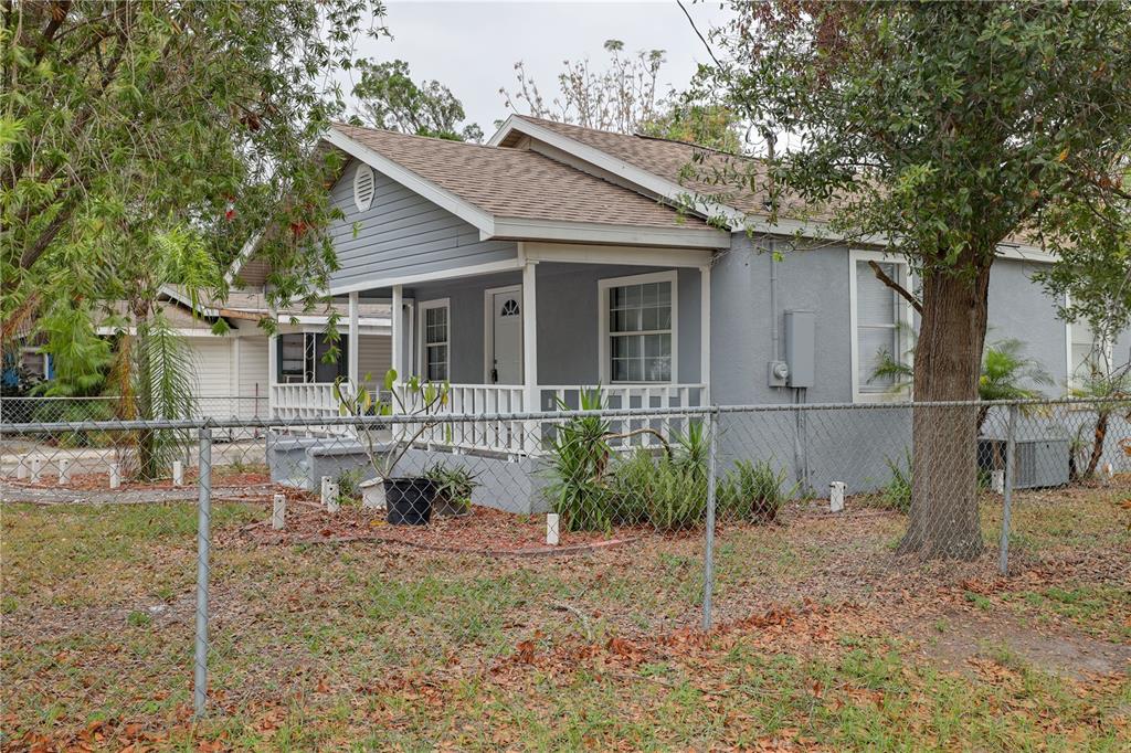 1110 NE 4TH ST