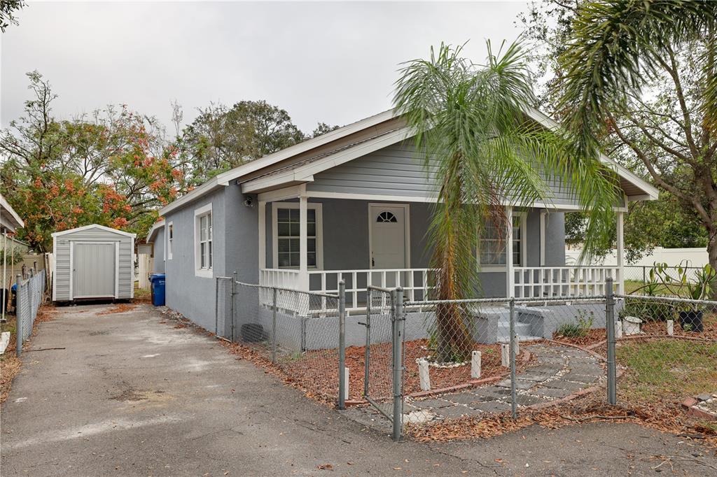 1110 NE 4TH ST
