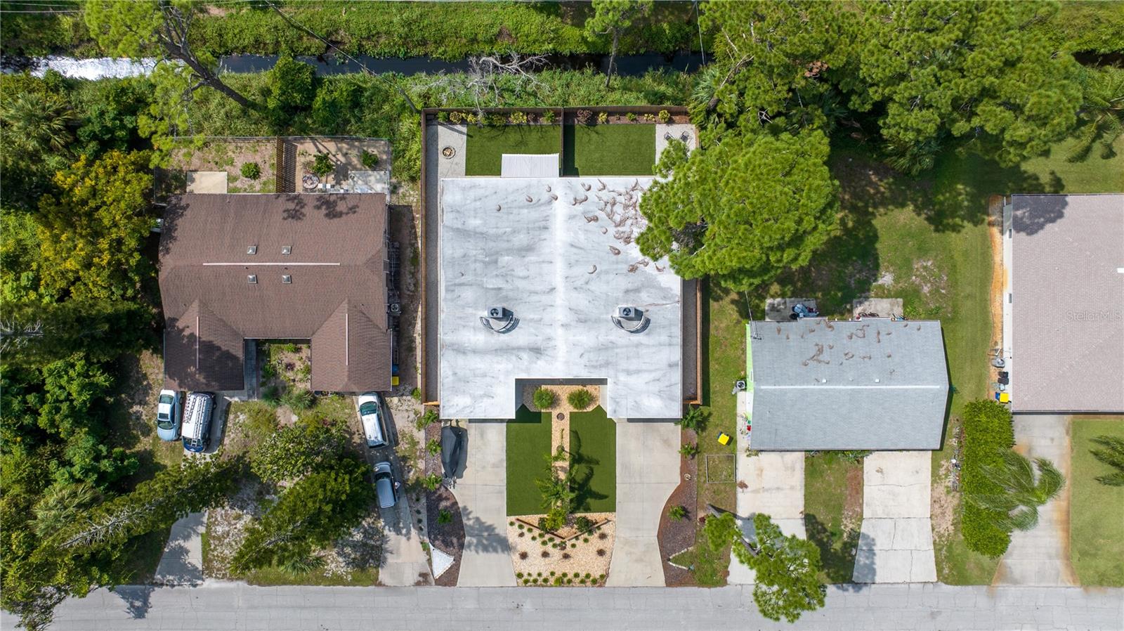 2814 INDIA PALM DR