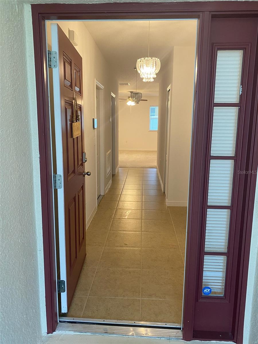 1002 DESMOINES LN