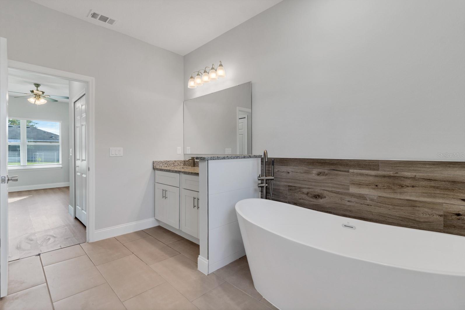 218 MARION OAKS TRL