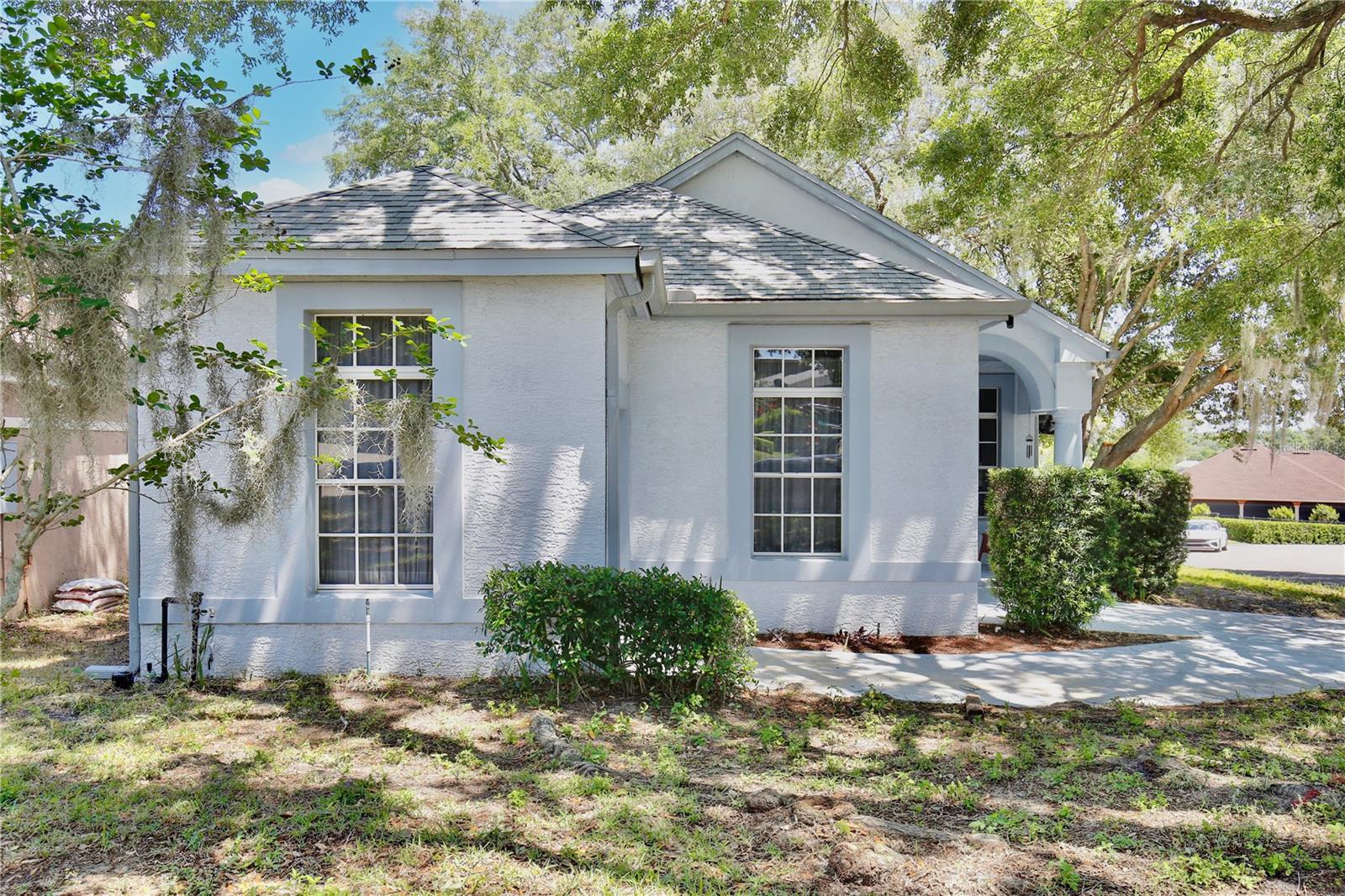 1095 ORANGE GROVE LN
