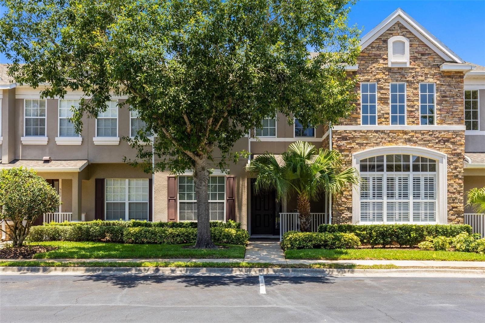 562 SHINING ARMOR LN