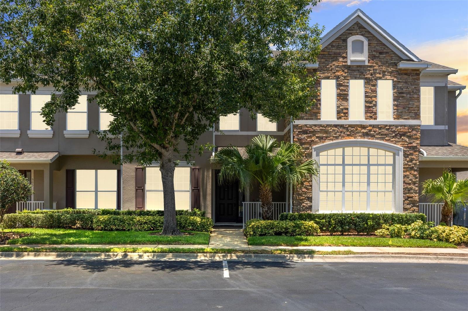 562 SHINING ARMOR LN
