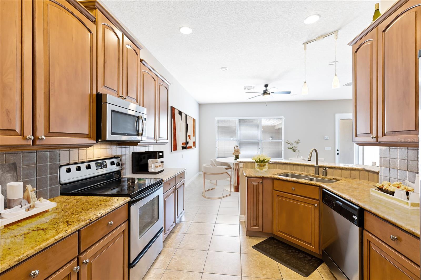 562 SHINING ARMOR LN