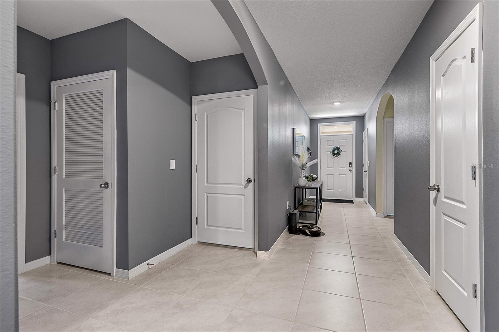5733 GALLOPING DR