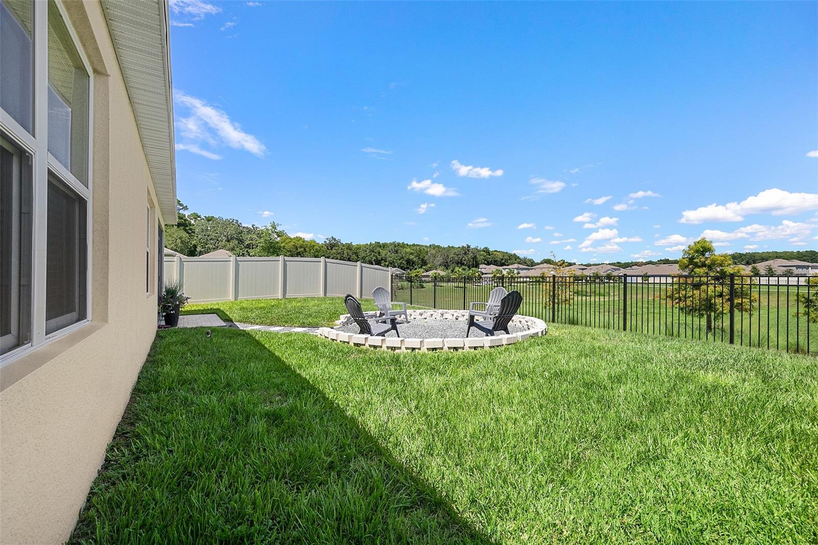 5733 GALLOPING DR