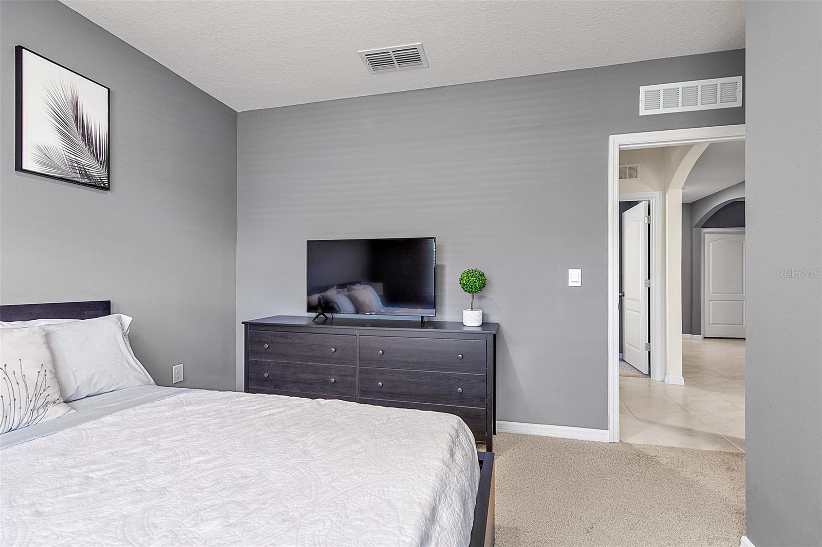 5733 GALLOPING DR