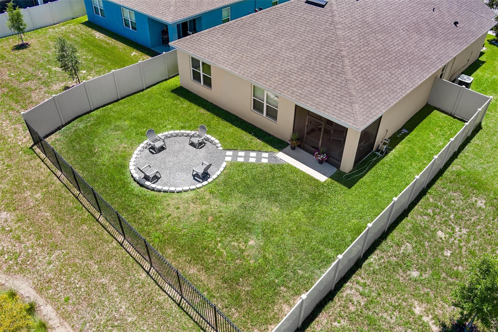 5733 GALLOPING DR