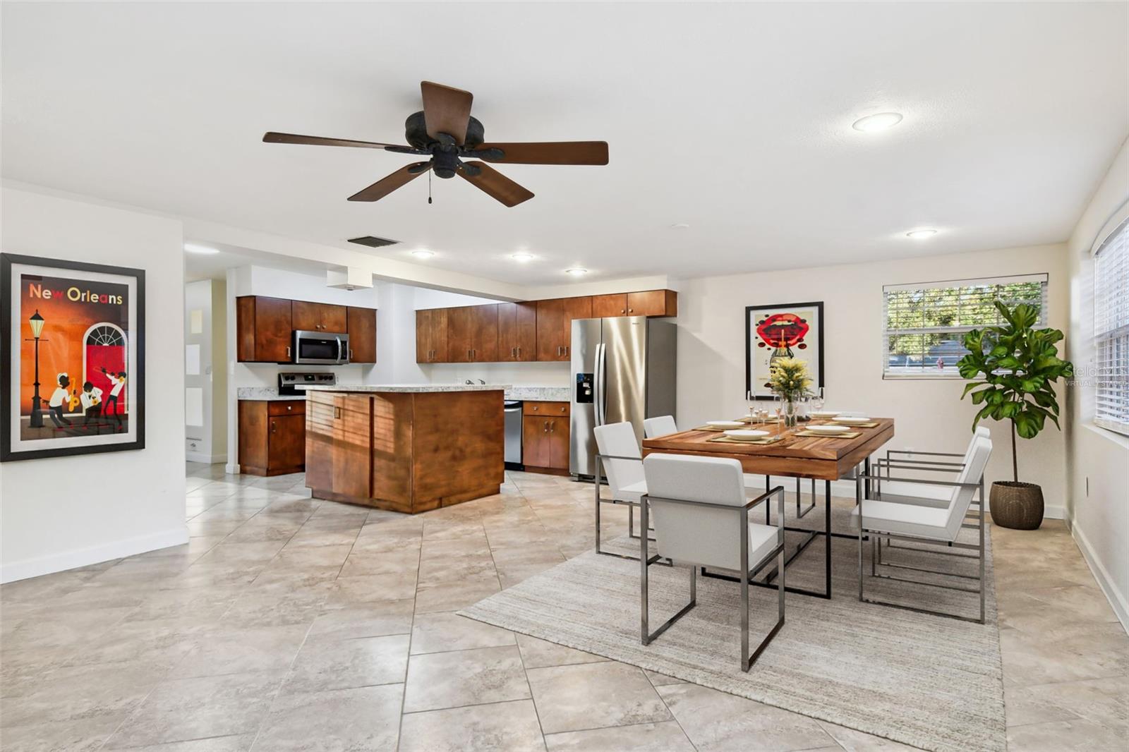 2141 CAMELLIA DR