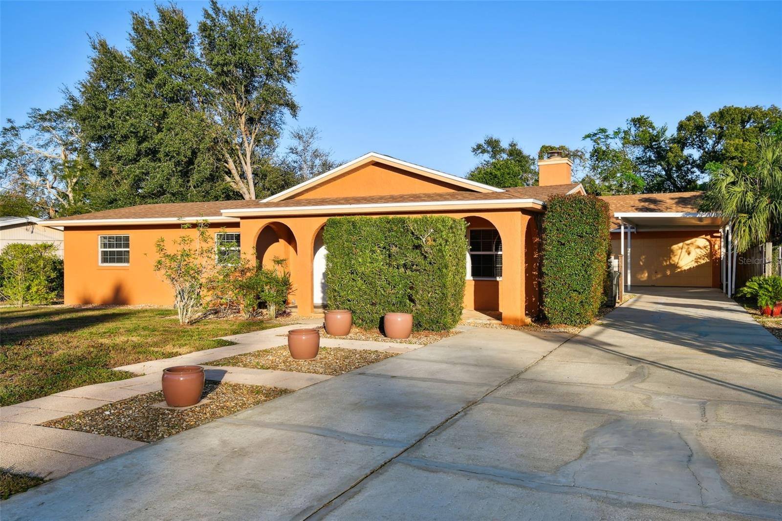 2141 CAMELLIA DR