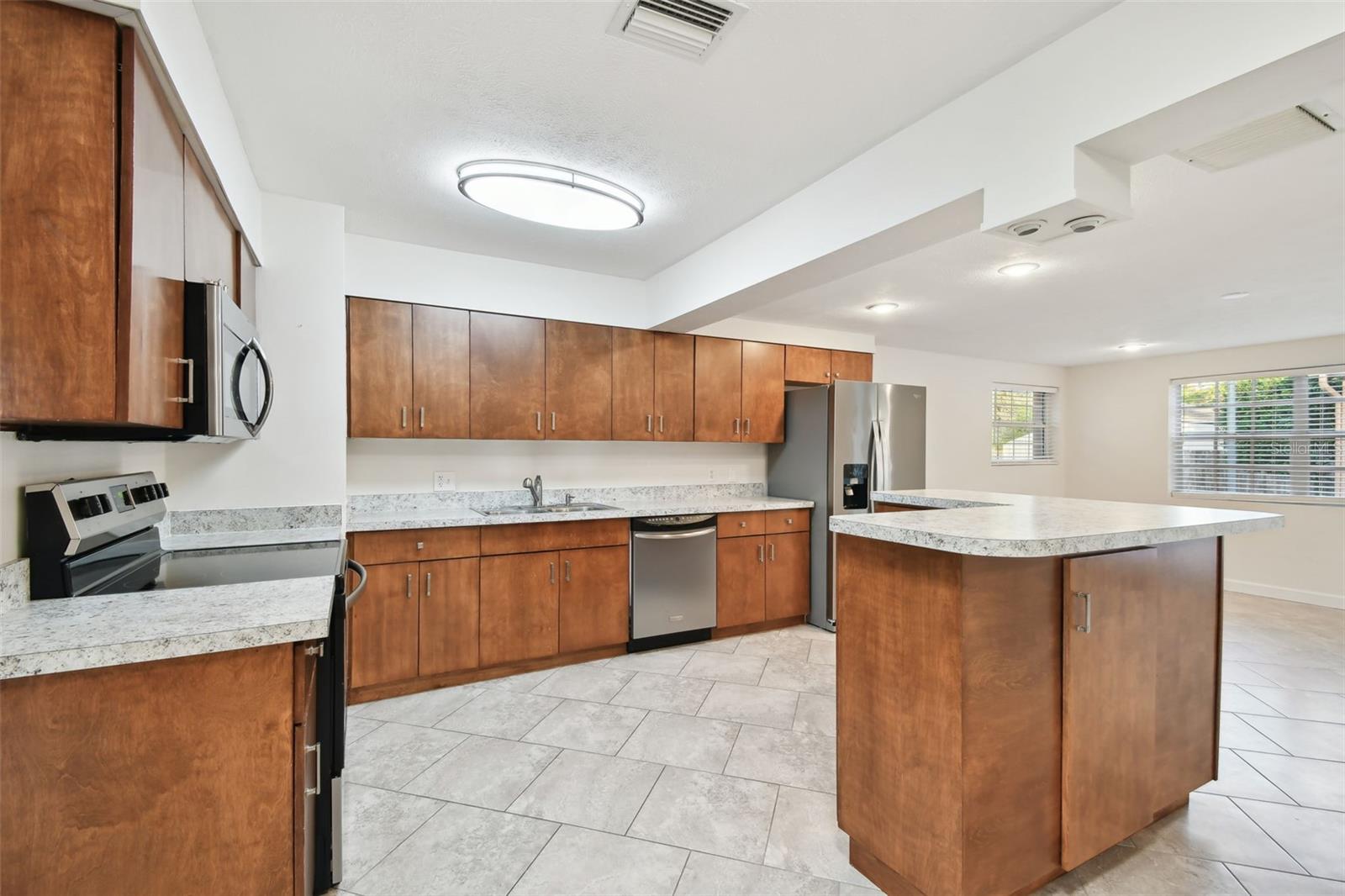 2141 CAMELLIA DR