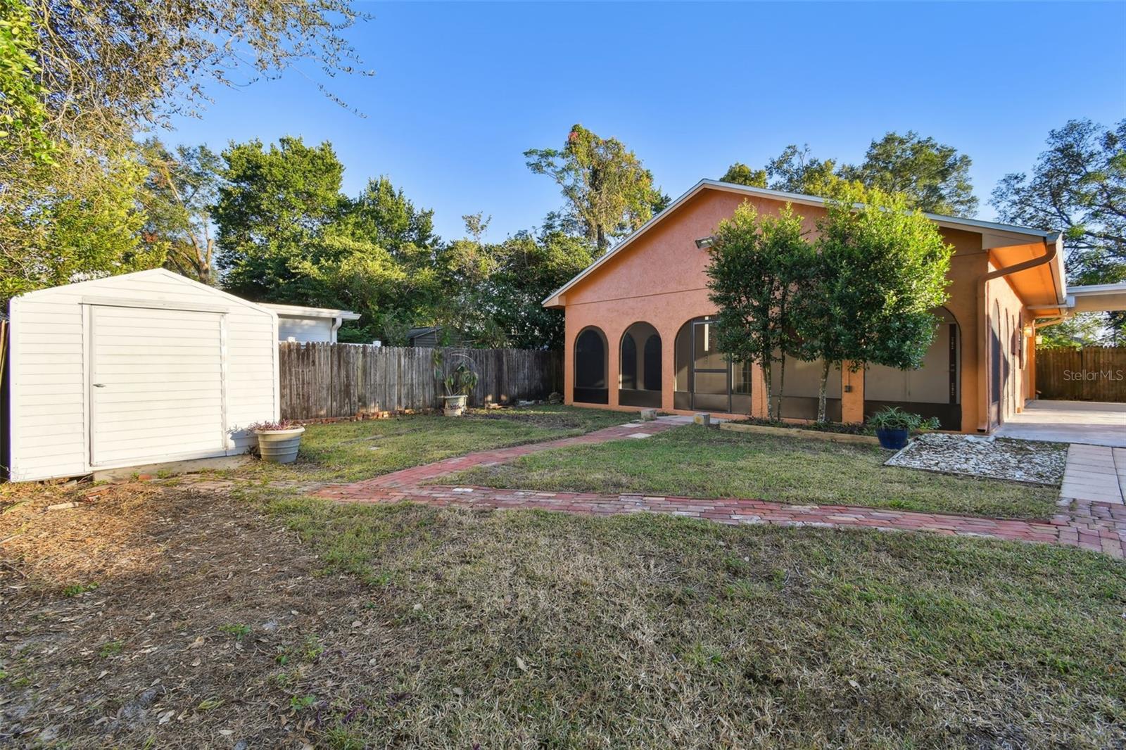2141 CAMELLIA DR