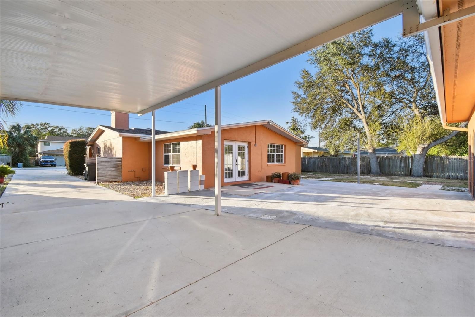 2141 CAMELLIA DR