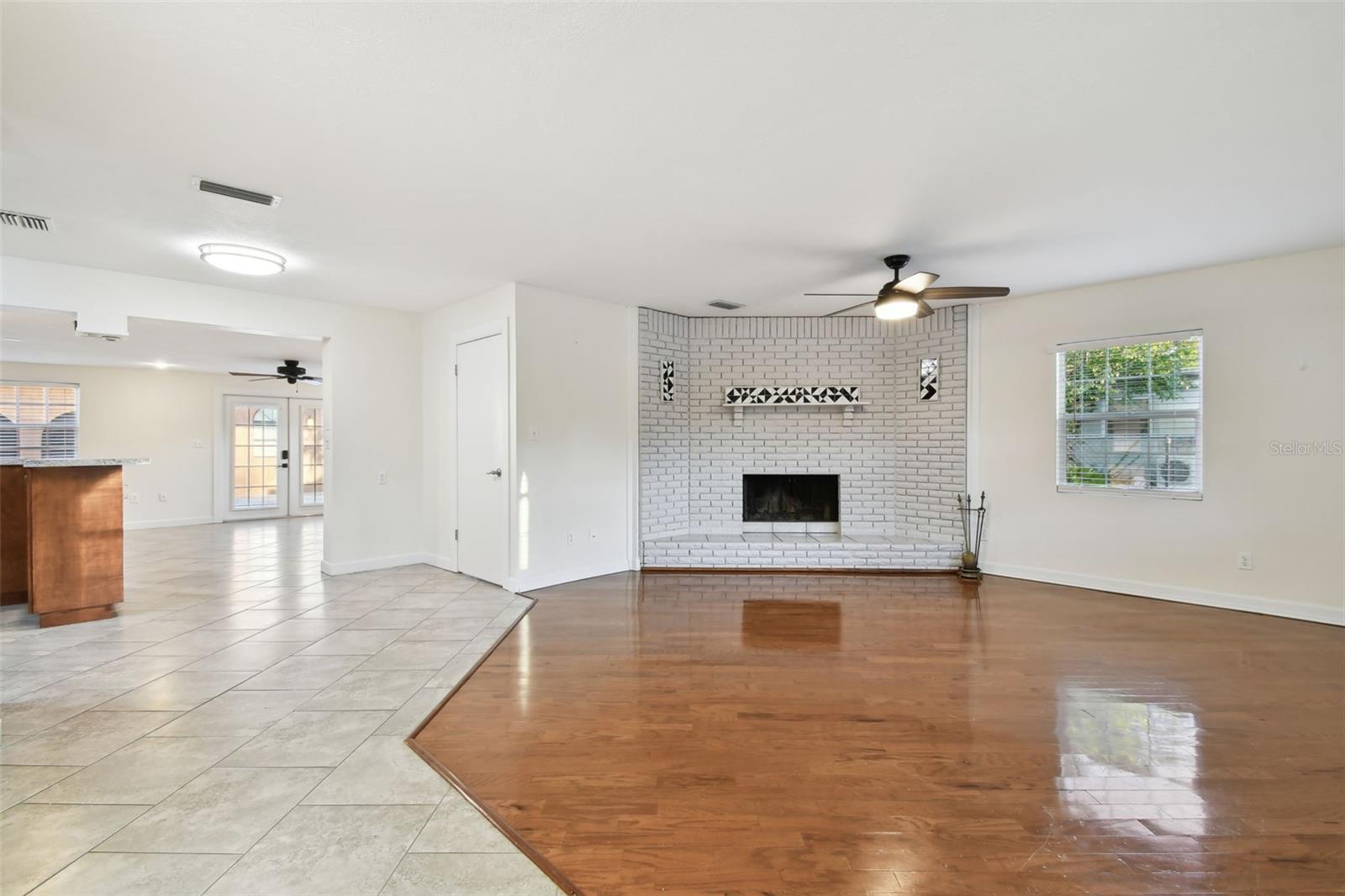 2141 CAMELLIA DR