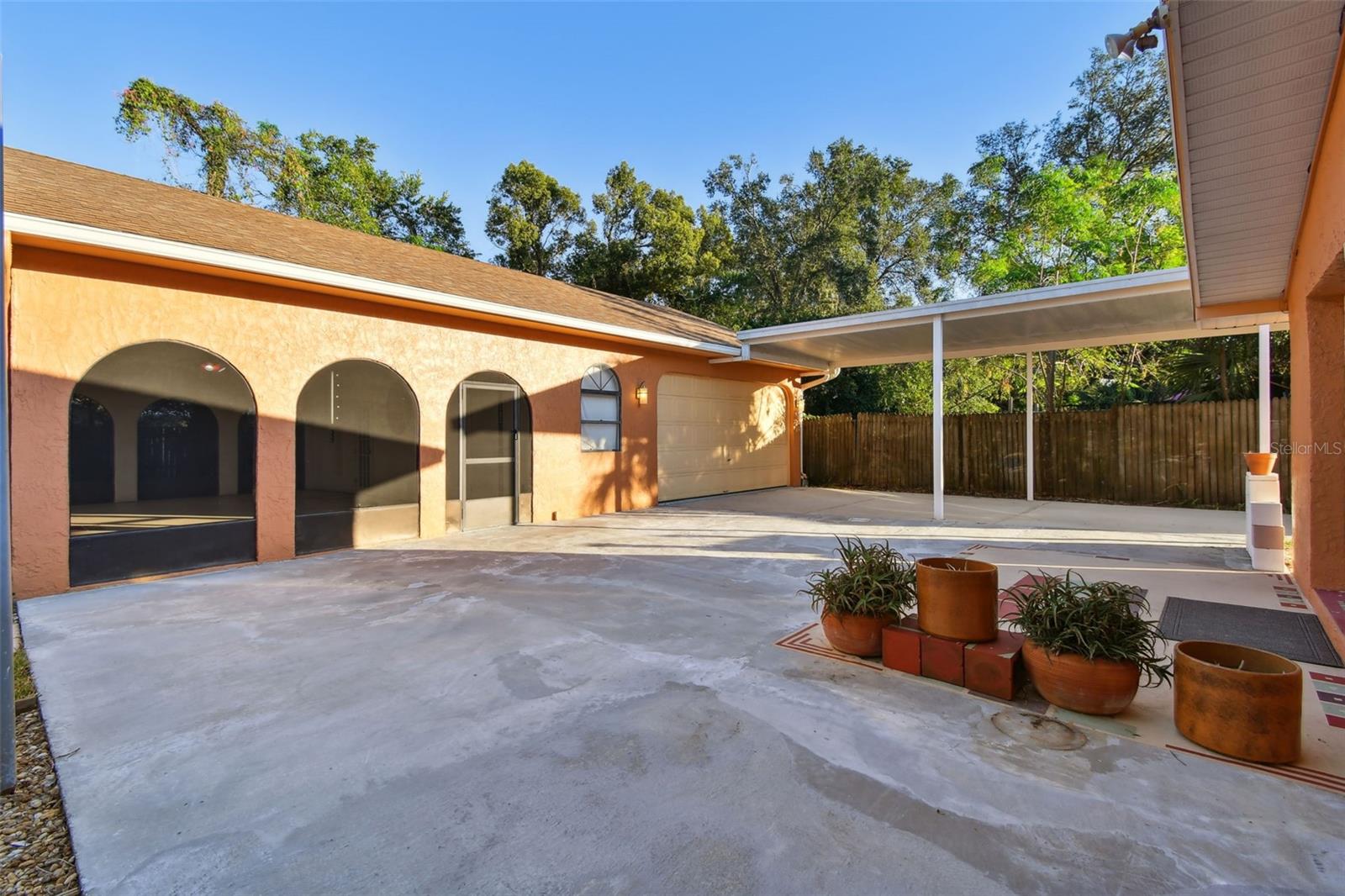 2141 CAMELLIA DR