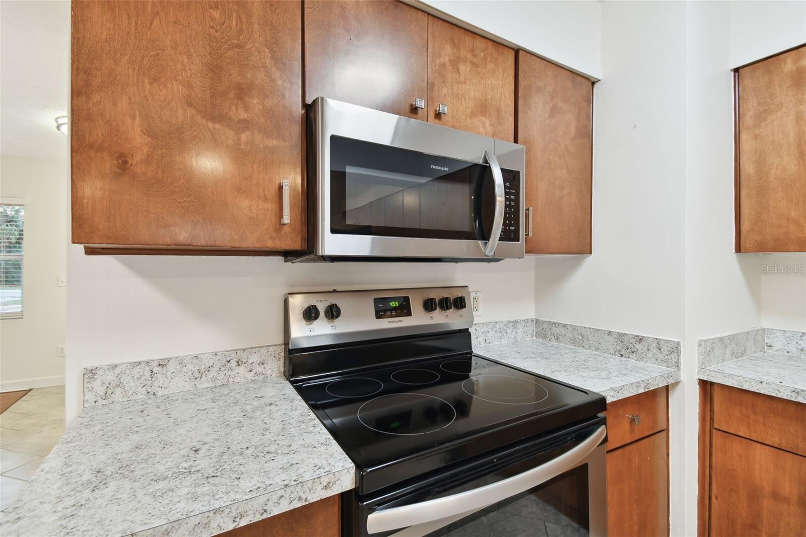 2141 CAMELLIA DR