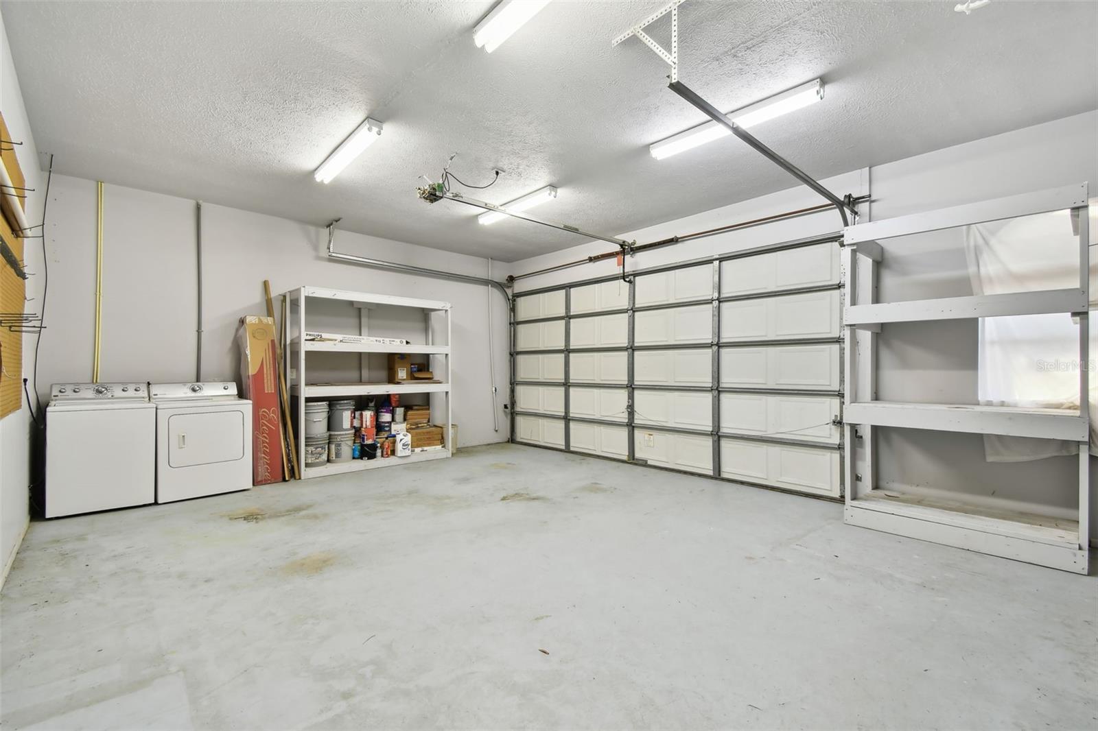 2141 CAMELLIA DR