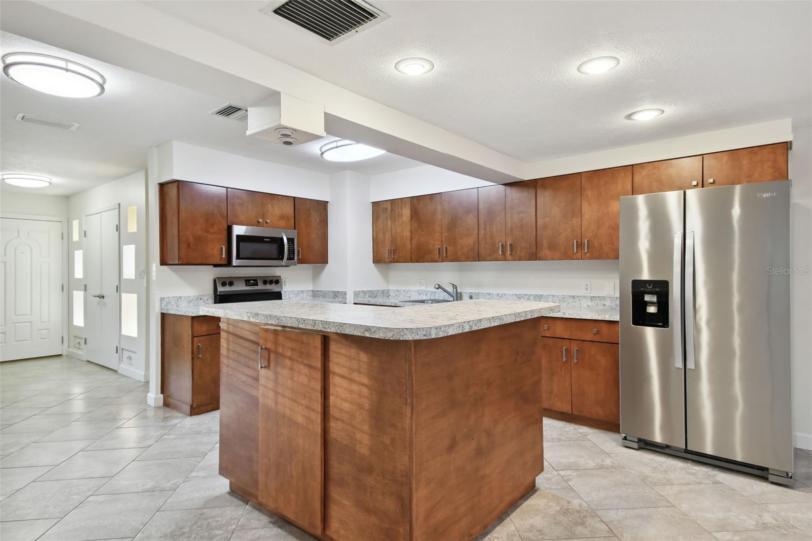 2141 CAMELLIA DR