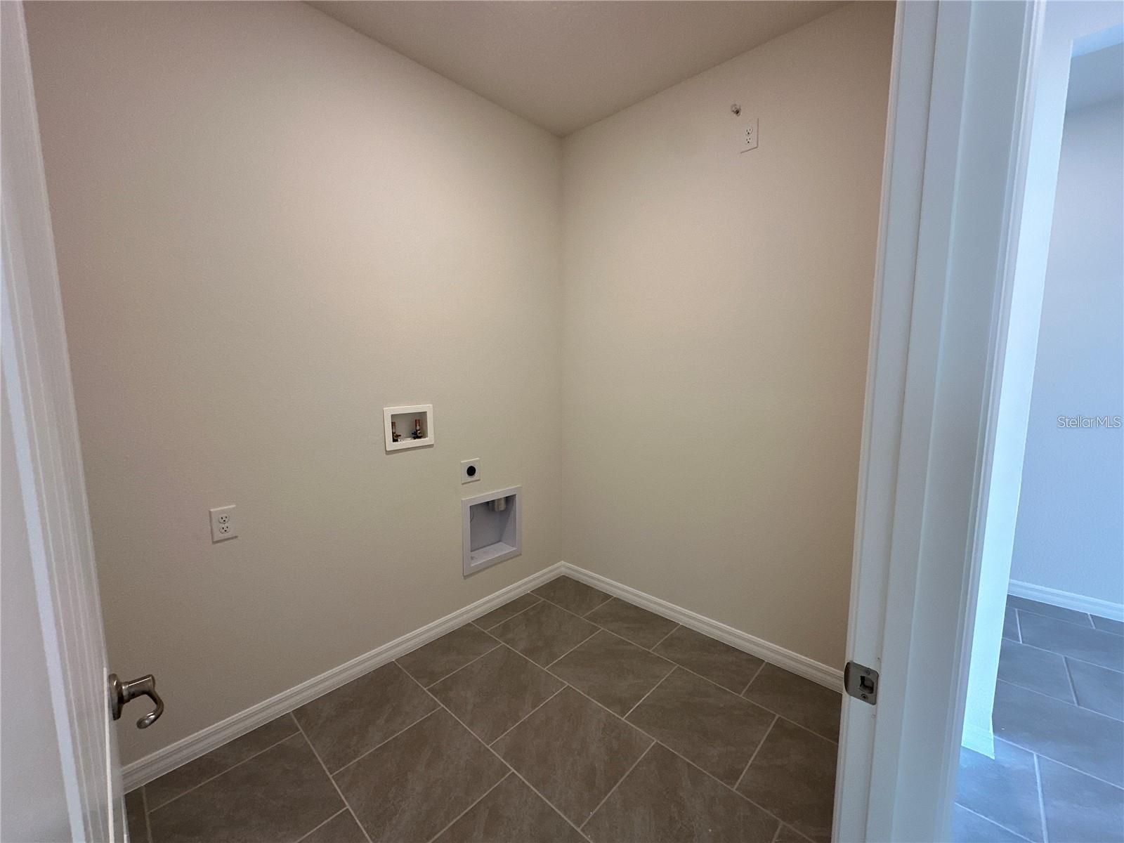 1512 DELPHI WAY