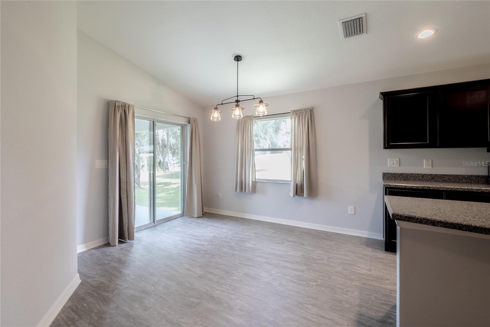 328 WOODLAND TRL